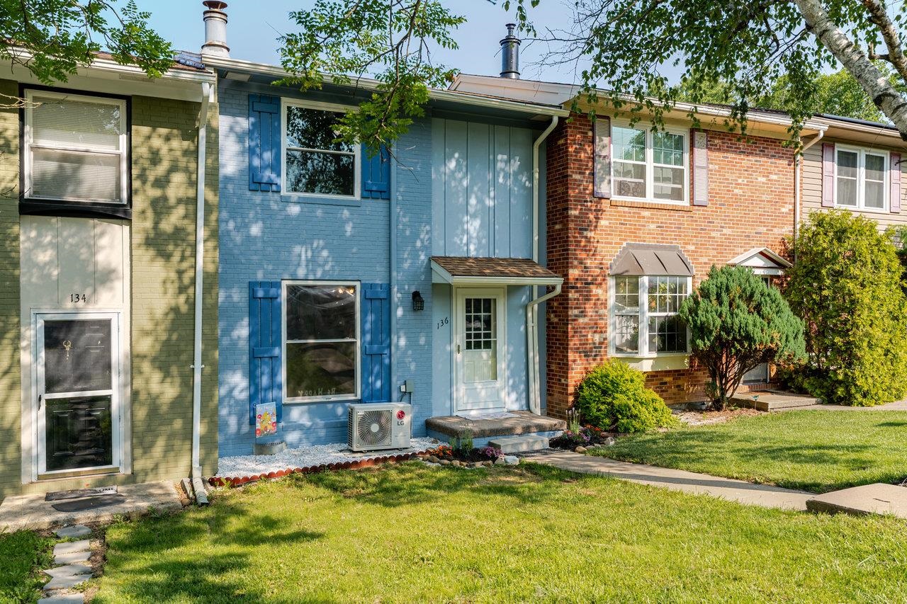136 ATLANTIC AVE, BROADWAY, Virginia 22815, 2 Bedrooms Bedrooms, ,1 BathroomBathrooms,Residential,136 ATLANTIC AVE,665322 MLS # 665322