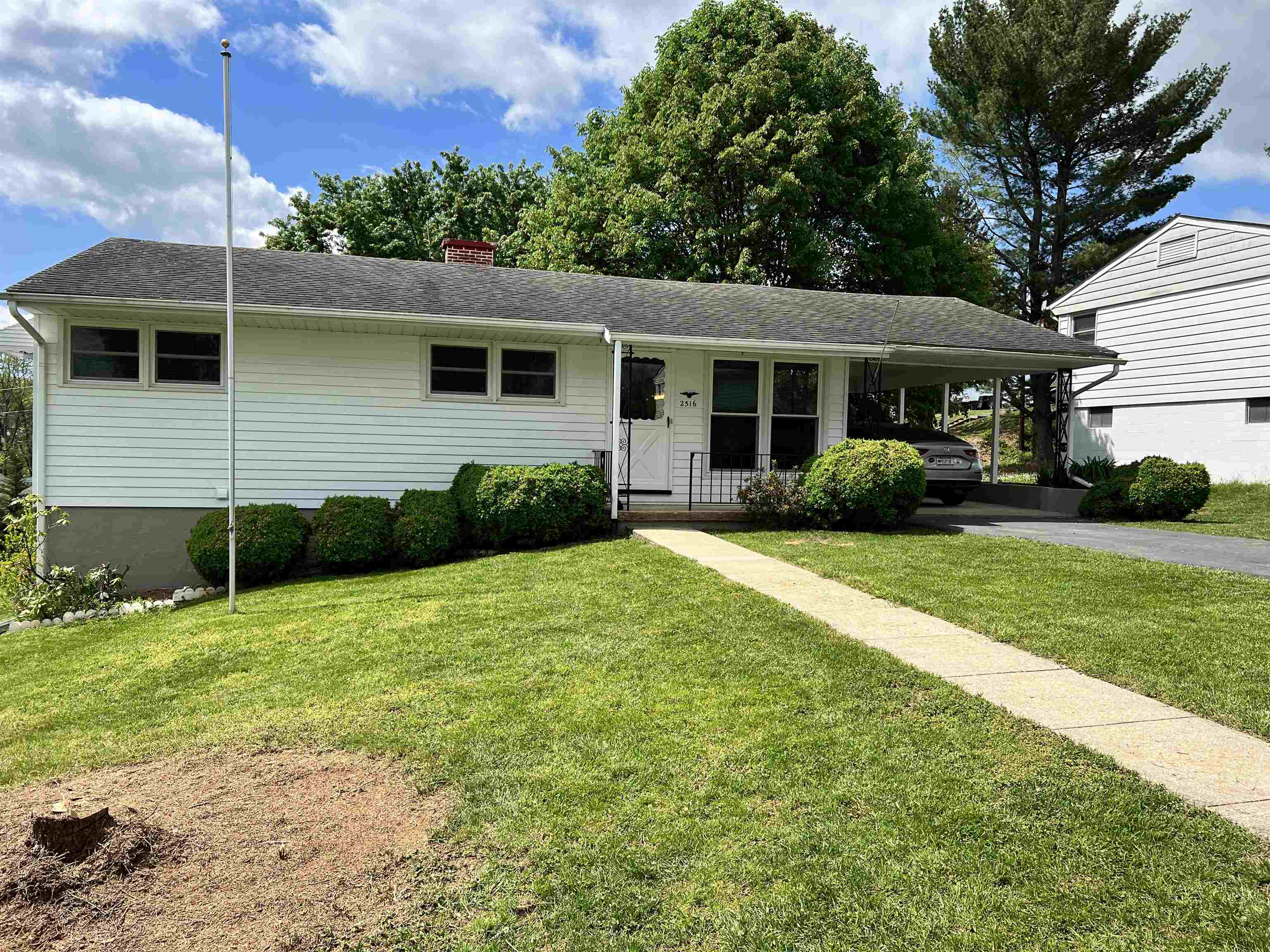 2516 S SHARLAINE DR, STAUNTON, Virginia 24401, 3 Bedrooms Bedrooms, ,2 BathroomsBathrooms,Residential,2516 S Sharlaine,2516 S SHARLAINE DR,665323 MLS # 665323