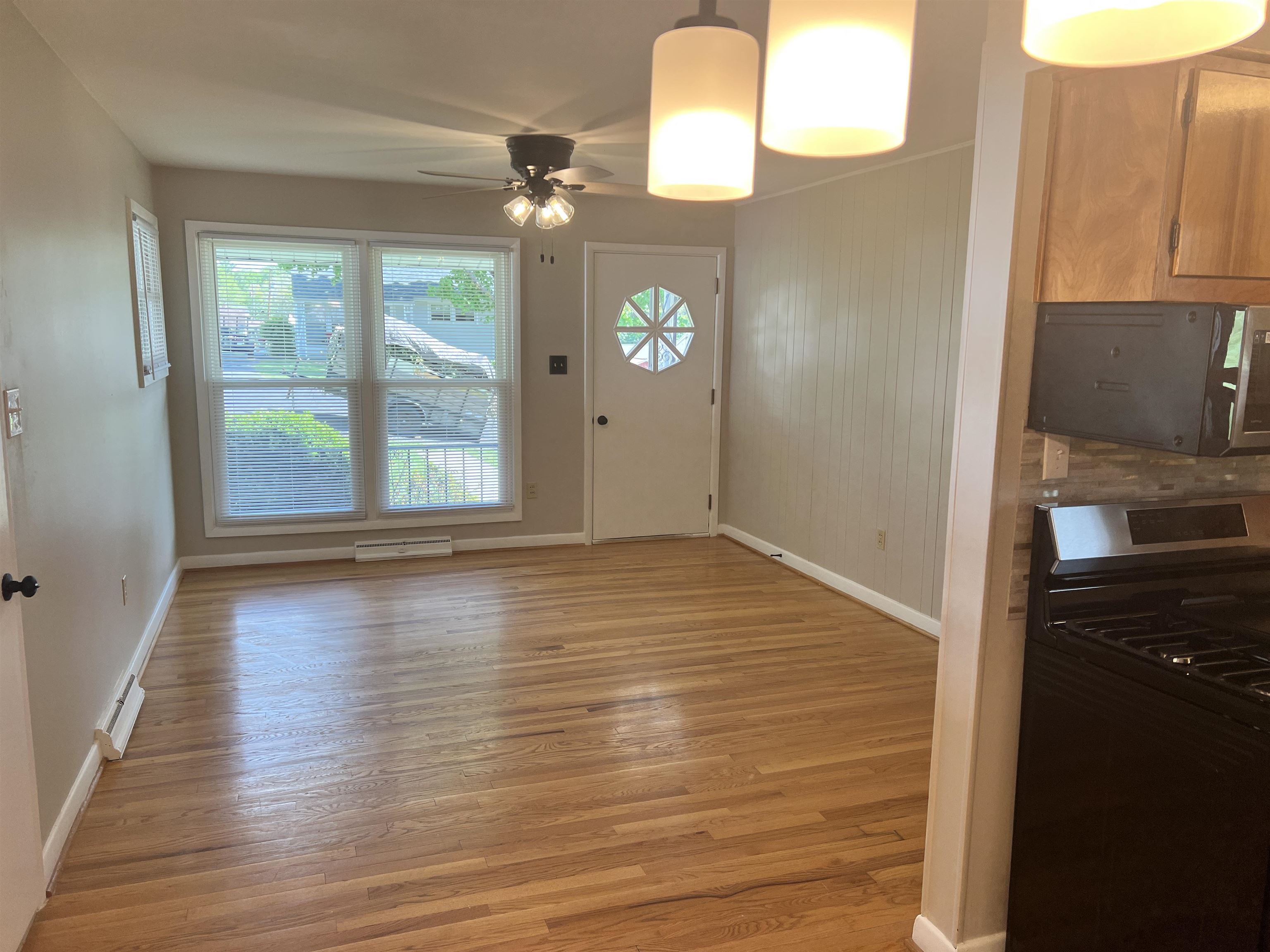 2516 S SHARLAINE DR, STAUNTON, Virginia 24401, 3 Bedrooms Bedrooms, ,2 BathroomsBathrooms,Residential,2516 S Sharlaine,2516 S SHARLAINE DR,665323 MLS # 665323