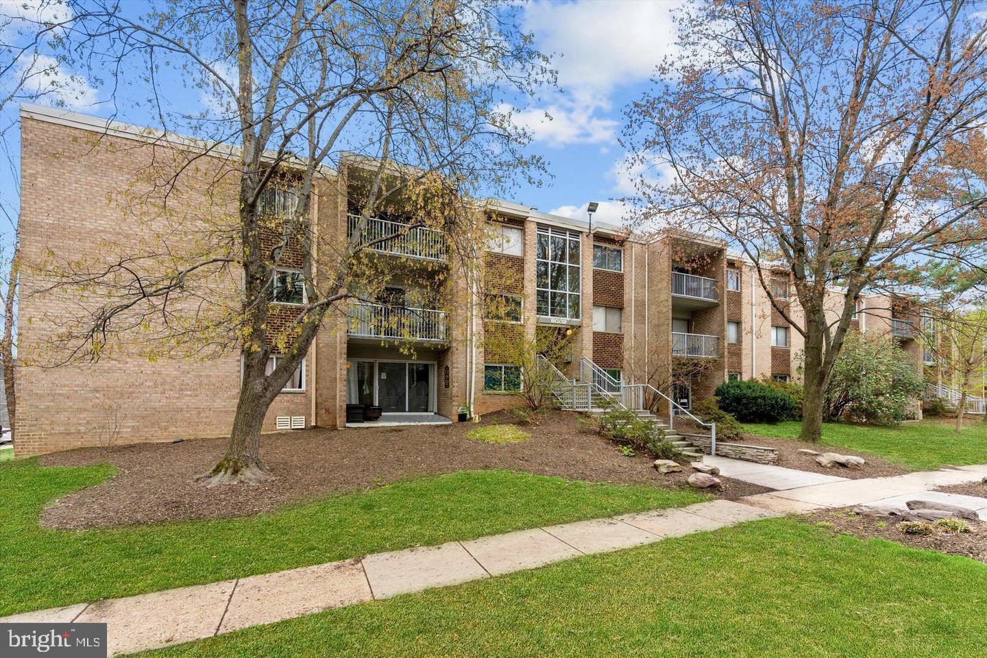 8002 CHANUTE PL #8, FALLS CHURCH, Virginia 22042, 3 Bedrooms Bedrooms, ,1 BathroomBathrooms,Residential,For sale,8002 CHANUTE PL #8,VAFX2235356 MLS # VAFX2235356