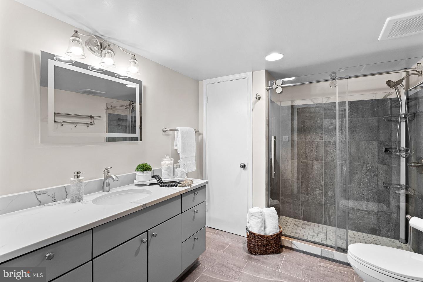803 N HOWARD ST #435, ALEXANDRIA, Virginia 22304, 2 Bedrooms Bedrooms, ,2 BathroomsBathrooms,Residential,For sale,803 N HOWARD ST #435,VAAX2044388 MLS # VAAX2044388