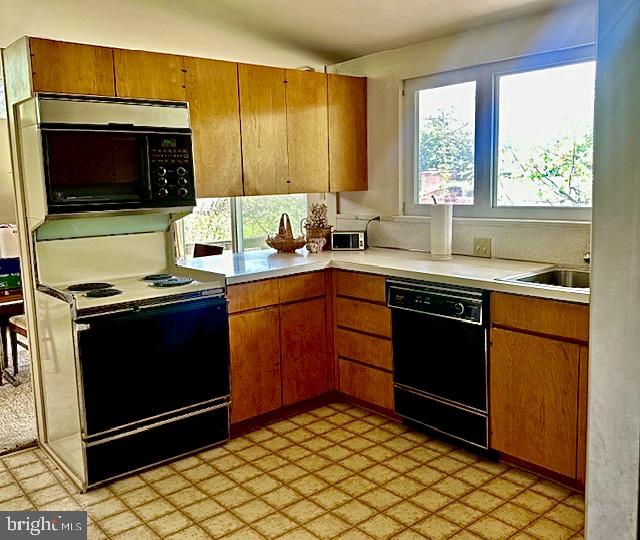 4024 HONEY LN, ANNANDALE, Virginia 22003, 4 Bedrooms Bedrooms, ,3 BathroomsBathrooms,Residential,For sale,4024 HONEY LN,VAFX2237504 MLS # VAFX2237504