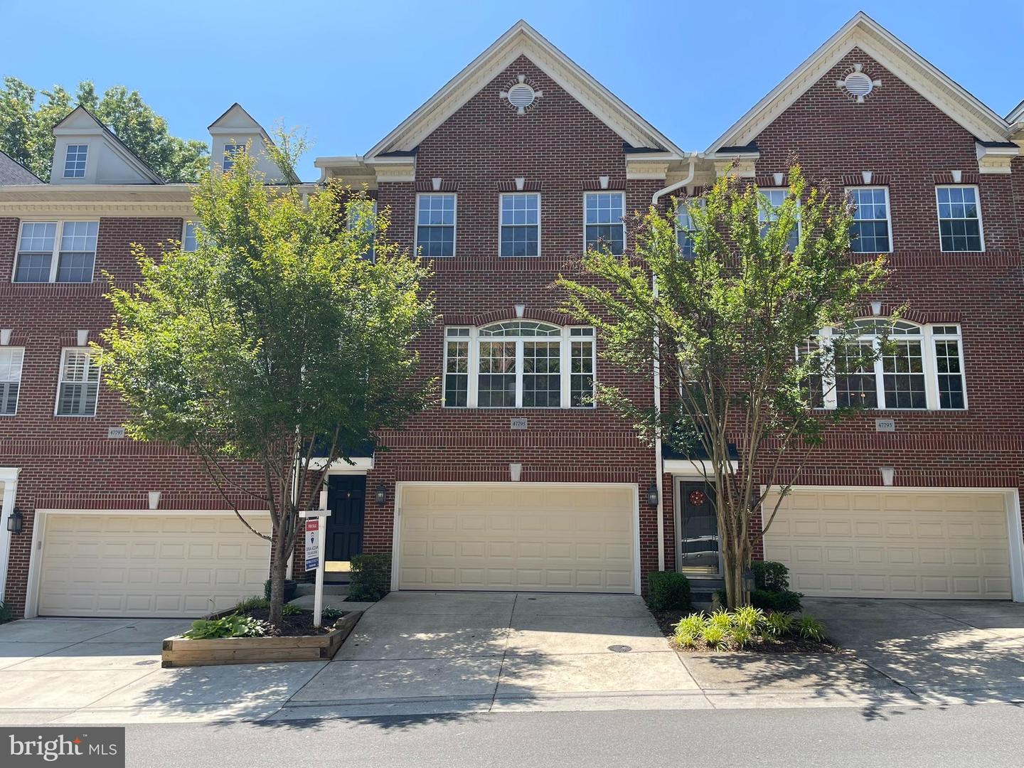 47795 SCOTSBOROUGH SQ, STERLING, Virginia 20165, 3 Bedrooms Bedrooms, ,2 BathroomsBathrooms,Residential,For sale,47795 SCOTSBOROUGH SQ,VALO2095294 MLS # VALO2095294