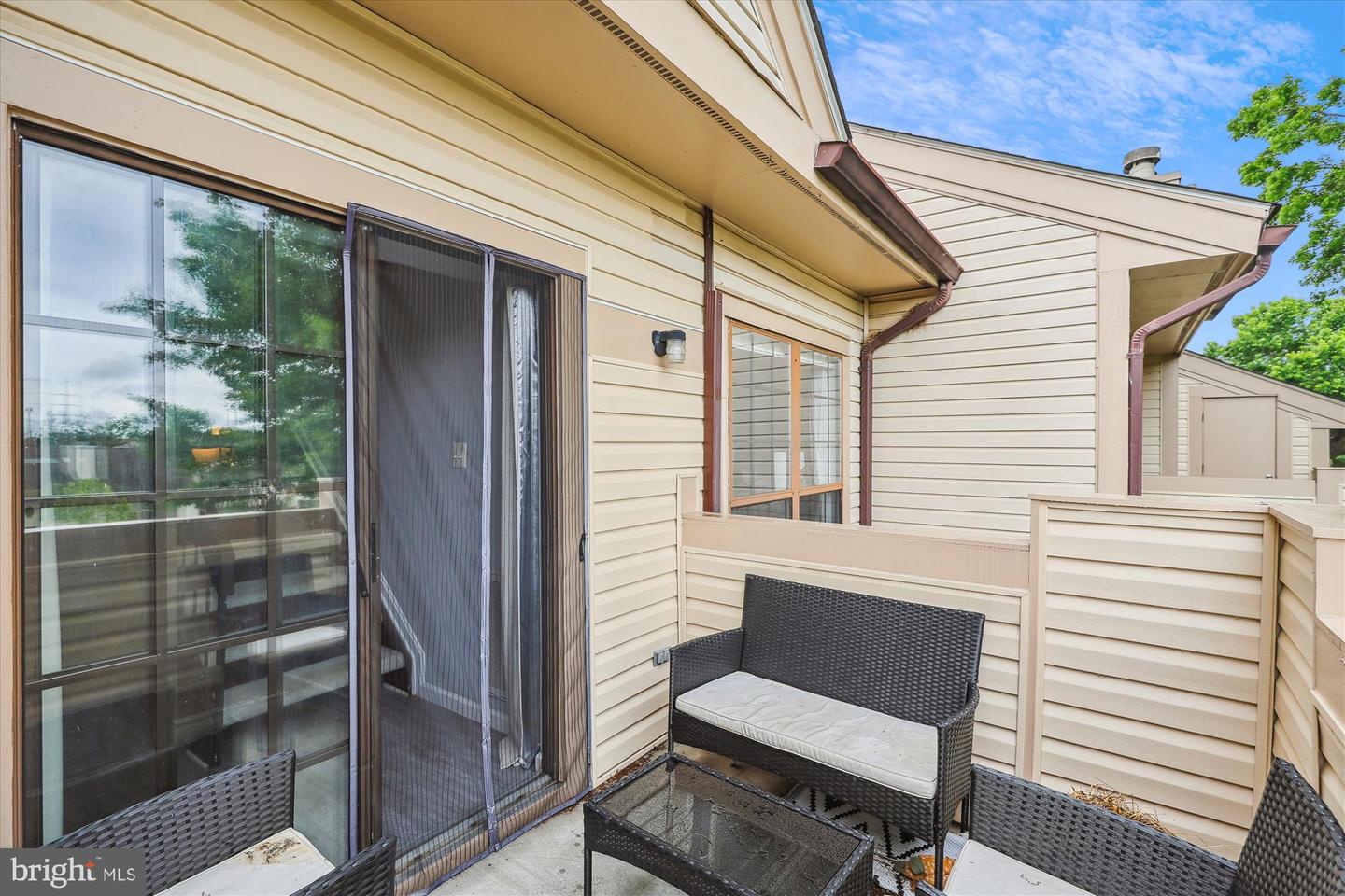 6902-K MARY CAROLINE CIR #6902K, ALEXANDRIA, Virginia 22310, 2 Bedrooms Bedrooms, ,2 BathroomsBathrooms,Residential,For sale,6902-K MARY CAROLINE CIR #6902K,VAFX2240936 MLS # VAFX2240936