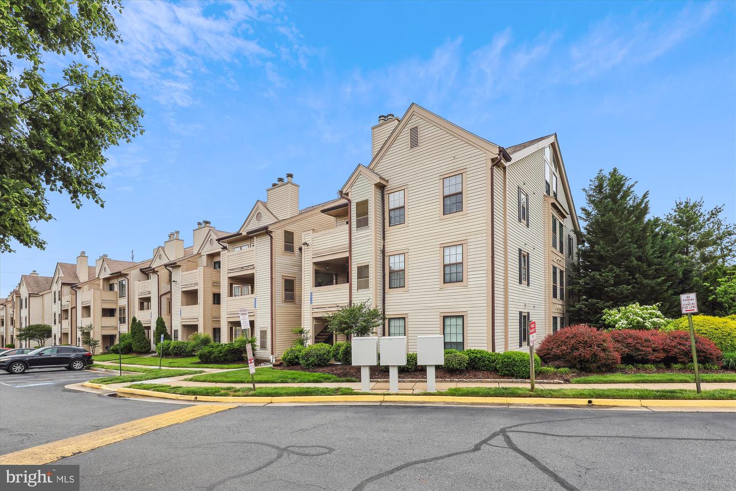 6902-K MARY CAROLINE CIR #6902K, ALEXANDRIA, Virginia 22310, 2 Bedrooms Bedrooms, ,2 BathroomsBathrooms,Residential,For sale,6902-K MARY CAROLINE CIR #6902K,VAFX2240936 MLS # VAFX2240936