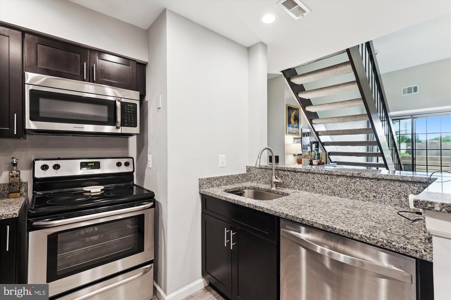 6902-K MARY CAROLINE CIR #6902K, ALEXANDRIA, Virginia 22310, 2 Bedrooms Bedrooms, ,2 BathroomsBathrooms,Residential,For sale,6902-K MARY CAROLINE CIR #6902K,VAFX2240936 MLS # VAFX2240936
