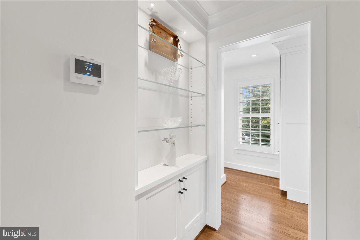 2512 N HARRISON ST, ARLINGTON, Virginia 22207, 3 Bedrooms Bedrooms, ,2 BathroomsBathrooms,Residential,For sale,2512 N HARRISON ST,VAAR2057504 MLS # VAAR2057504