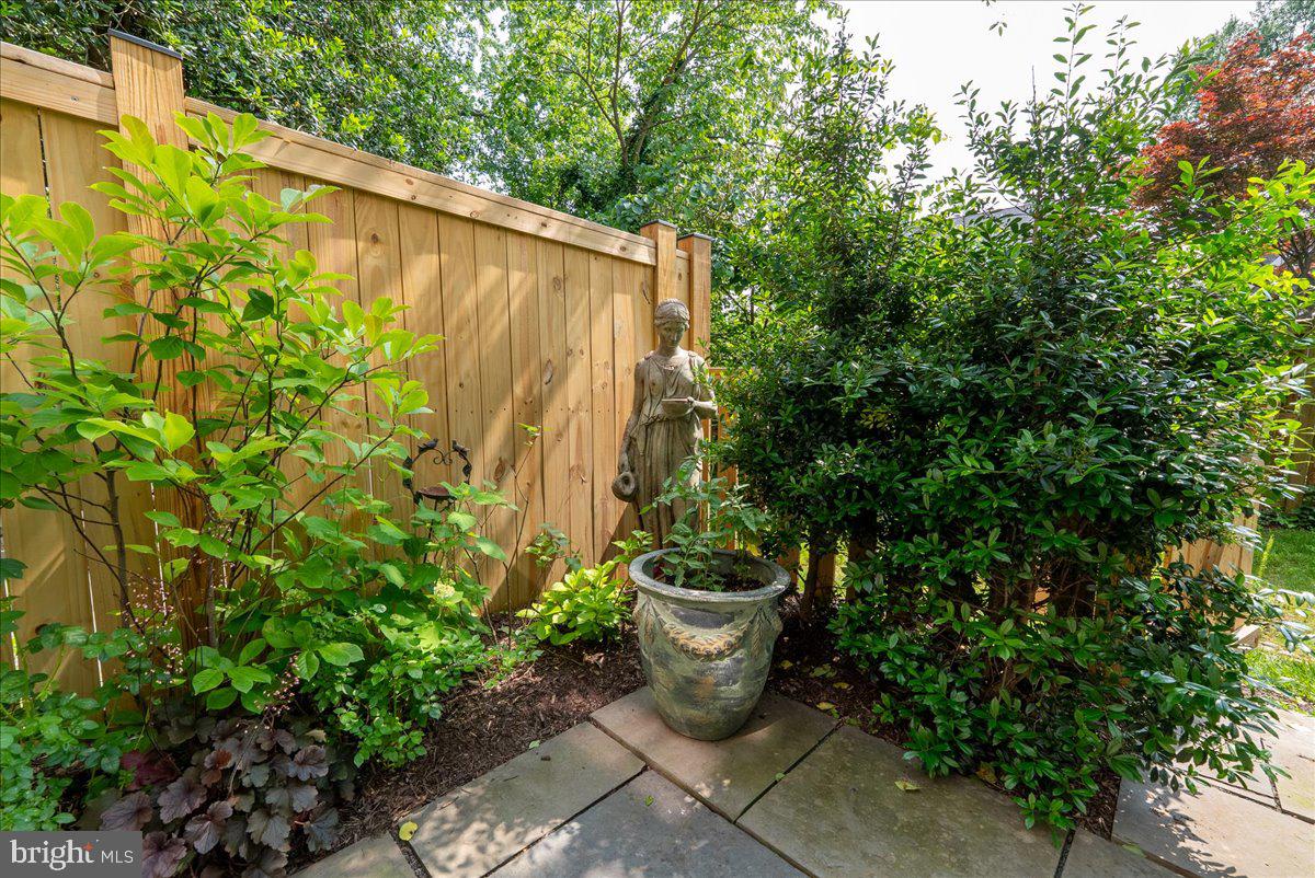 2512 N HARRISON ST, ARLINGTON, Virginia 22207, 3 Bedrooms Bedrooms, ,2 BathroomsBathrooms,Residential,For sale,2512 N HARRISON ST,VAAR2057504 MLS # VAAR2057504
