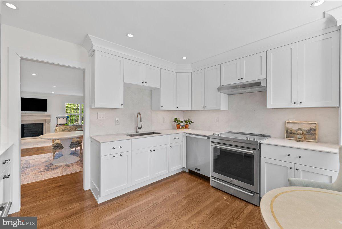 2512 N HARRISON ST, ARLINGTON, Virginia 22207, 3 Bedrooms Bedrooms, ,2 BathroomsBathrooms,Residential,For sale,2512 N HARRISON ST,VAAR2057504 MLS # VAAR2057504
