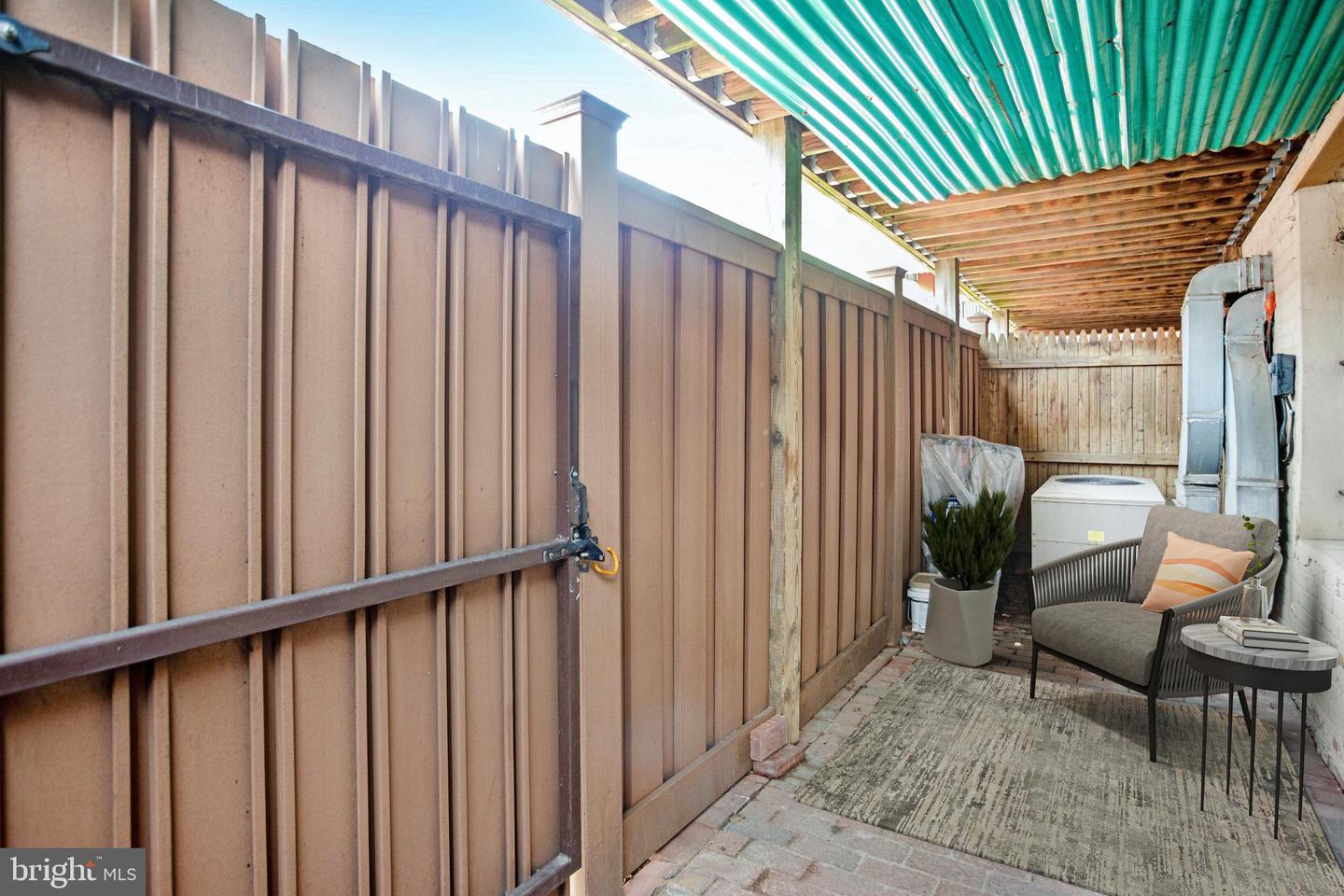 1030 FAIRMONT ST NW #T2, WASHINGTON, District Of Columbia 20001, 1 Bedroom Bedrooms, ,1 BathroomBathrooms,Residential,For sale,1030 FAIRMONT ST NW #T2,DCDC2200812 MLS # DCDC2200812