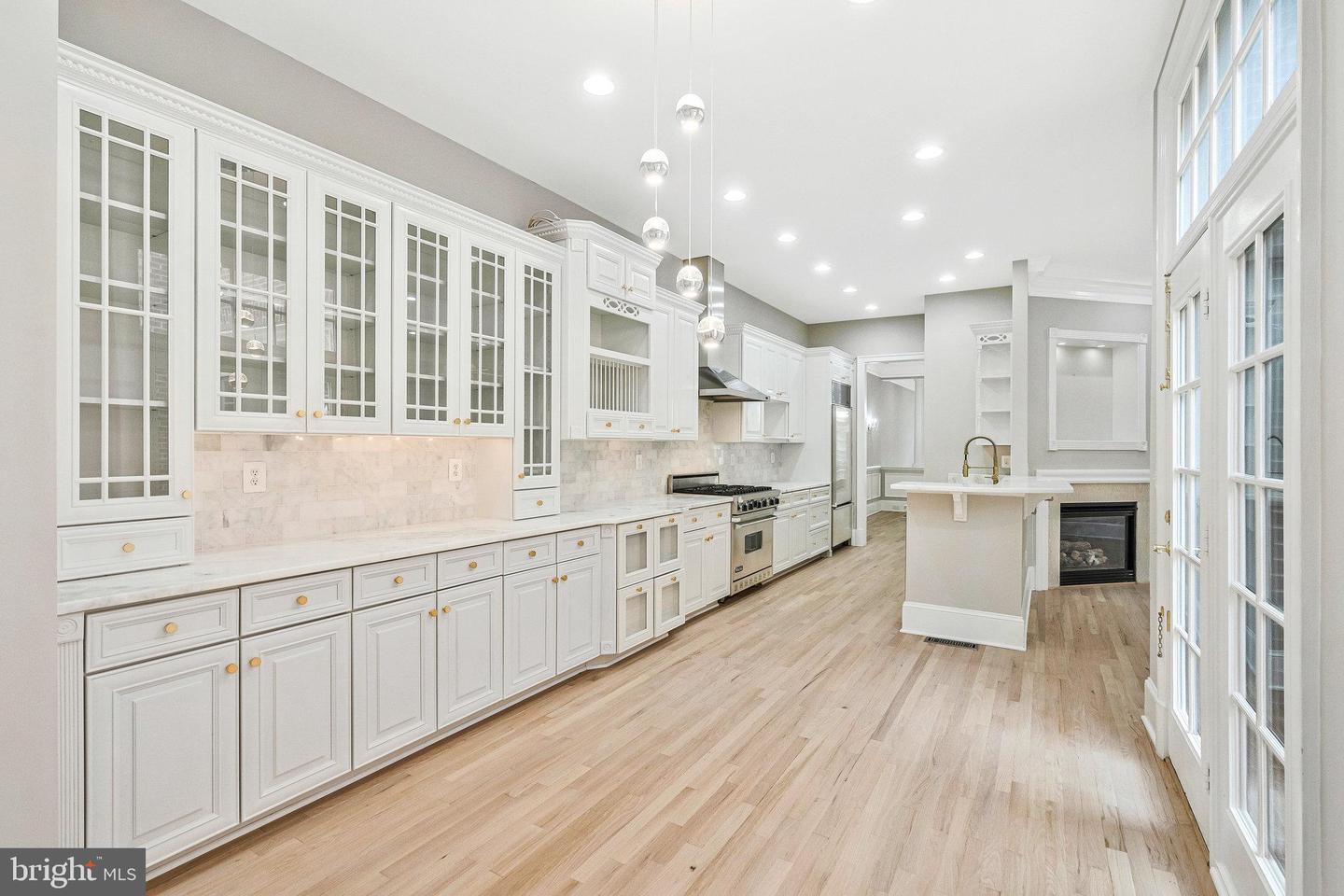 1473 EVANS FARM DR, MCLEAN, Virginia 22101, 5 Bedrooms Bedrooms, ,4 BathroomsBathrooms,Residential,For sale,1473 EVANS FARM DR,VAFX2241996 MLS # VAFX2241996