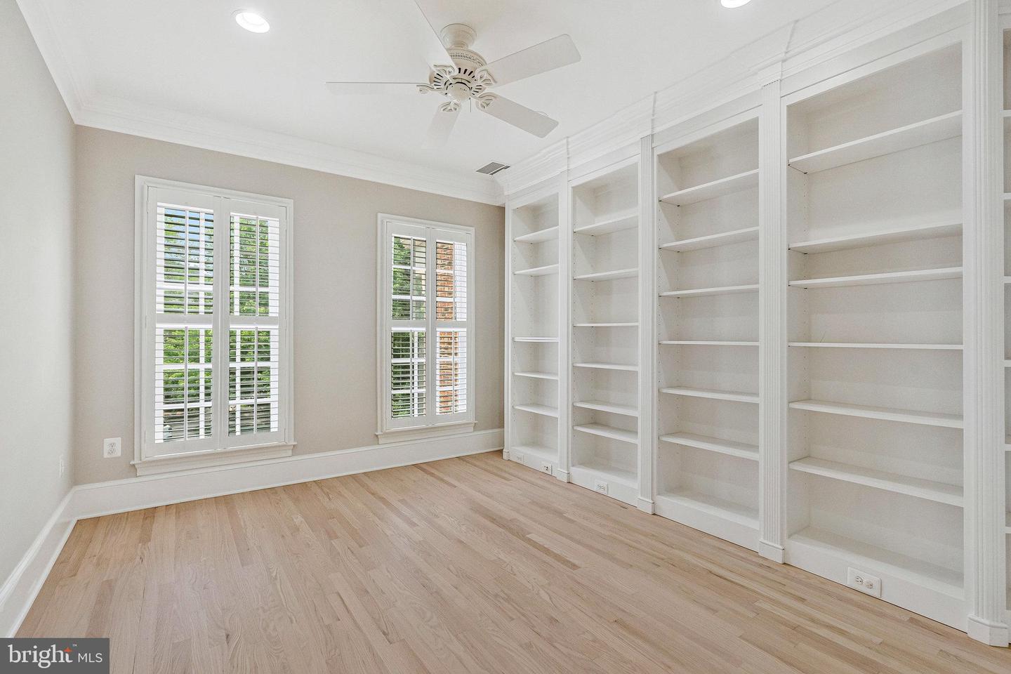 1473 EVANS FARM DR, MCLEAN, Virginia 22101, 5 Bedrooms Bedrooms, ,4 BathroomsBathrooms,Residential,For sale,1473 EVANS FARM DR,VAFX2241996 MLS # VAFX2241996