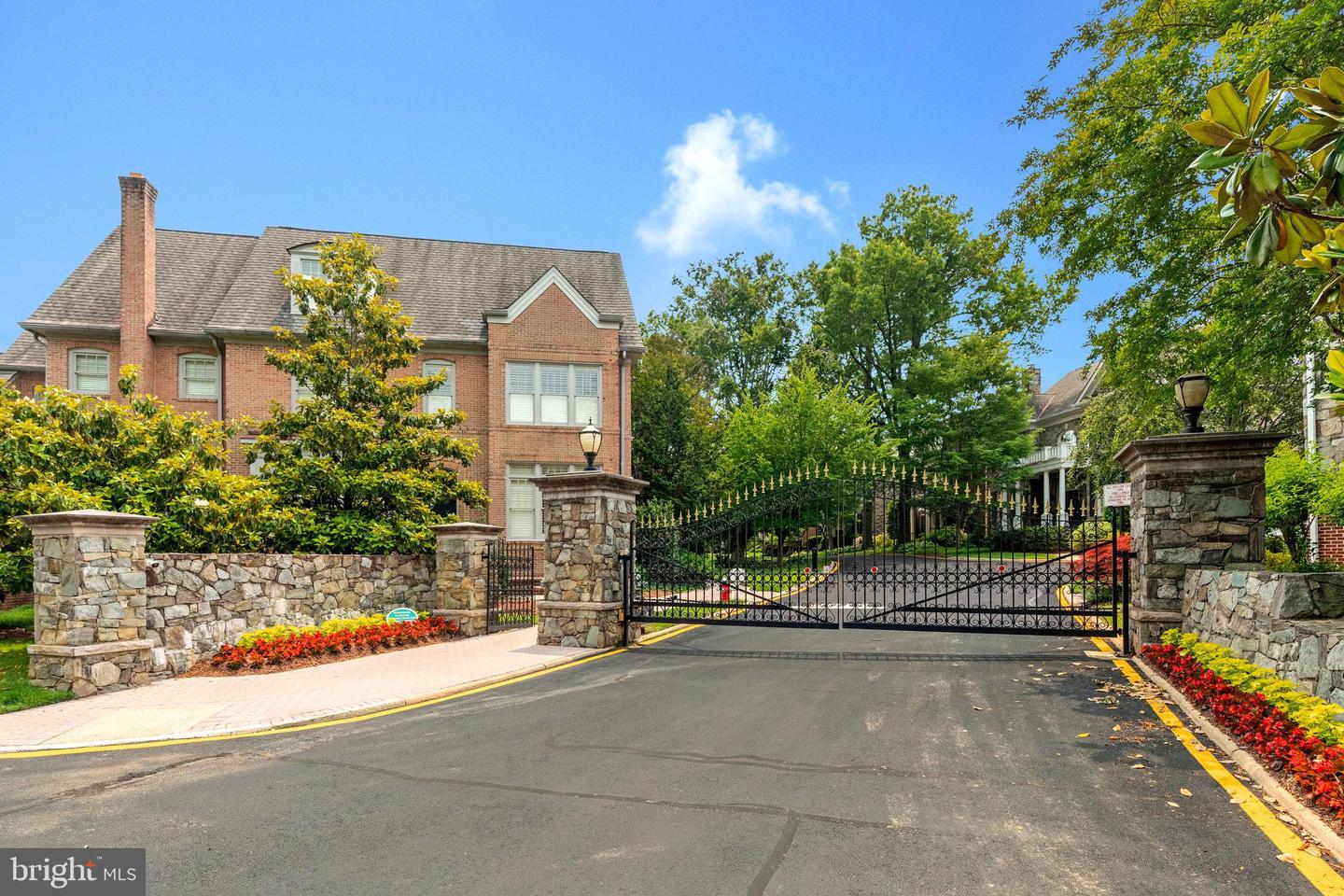 1473 EVANS FARM DR, MCLEAN, Virginia 22101, 5 Bedrooms Bedrooms, ,4 BathroomsBathrooms,Residential,For sale,1473 EVANS FARM DR,VAFX2241996 MLS # VAFX2241996