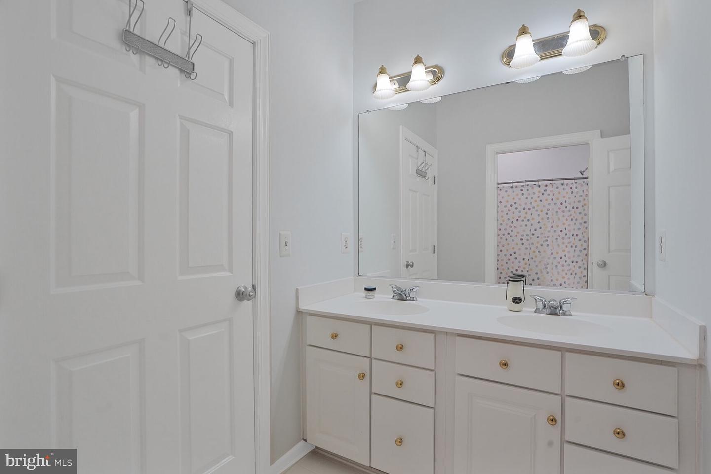 5638 LICK RIVER LN, GAINESVILLE, Virginia 20155, 4 Bedrooms Bedrooms, ,4 BathroomsBathrooms,Residential,For sale,5638 LICK RIVER LN,VAPW2095164 MLS # VAPW2095164