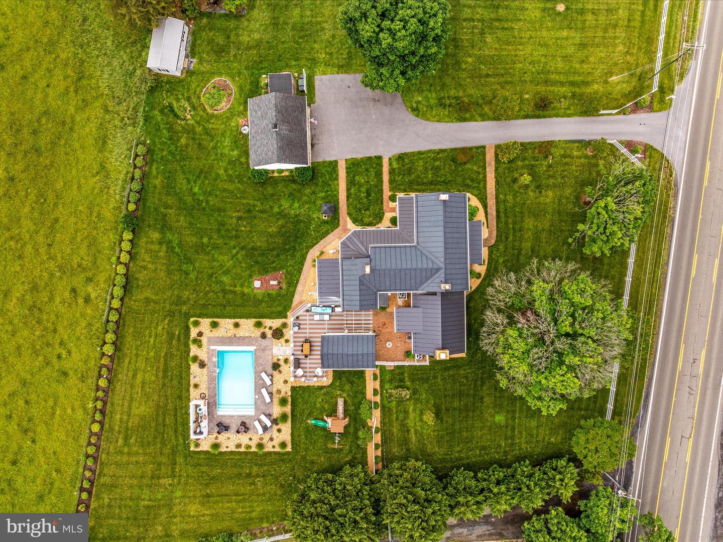 27986 OLD VALLEY PIKE, TOMS BROOK, Virginia 22660, 4 Bedrooms Bedrooms, ,2 BathroomsBathrooms,Residential,For sale,27986 OLD VALLEY PIKE,VASH2011526 MLS # VASH2011526