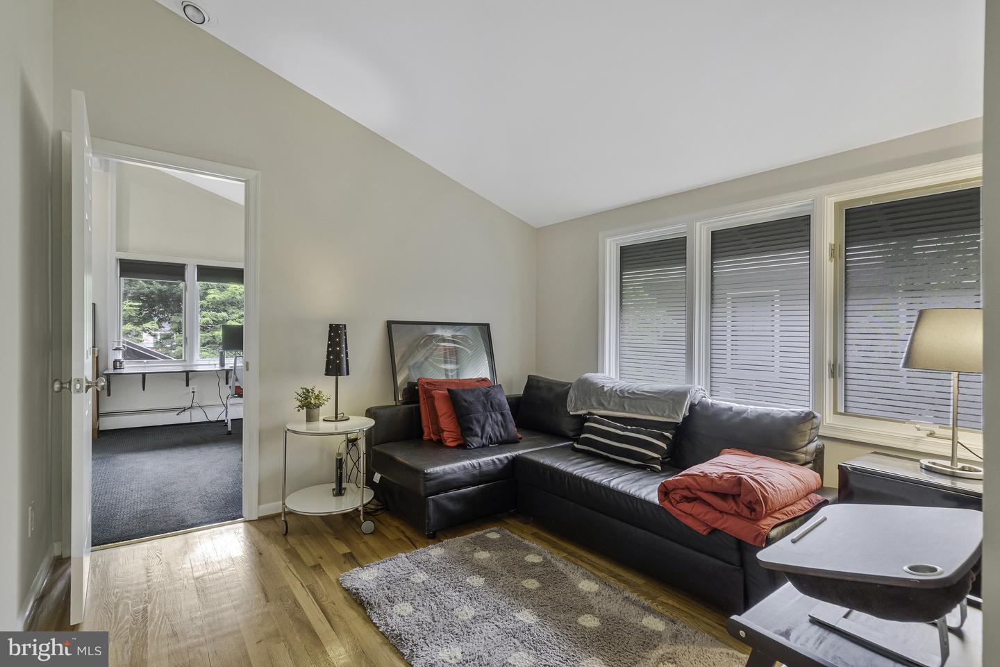 6253 N KENSINGTON ST, MCLEAN, Virginia 22101, 4 Bedrooms Bedrooms, ,4 BathroomsBathrooms,Residential,For sale,6253 N KENSINGTON ST,VAFX2242654 MLS # VAFX2242654