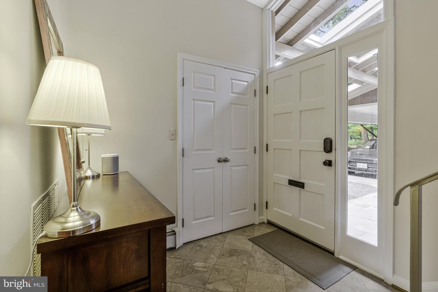 6253 N KENSINGTON ST, MCLEAN, Virginia 22101, 4 Bedrooms Bedrooms, ,4 BathroomsBathrooms,Residential,For sale,6253 N KENSINGTON ST,VAFX2242654 MLS # VAFX2242654