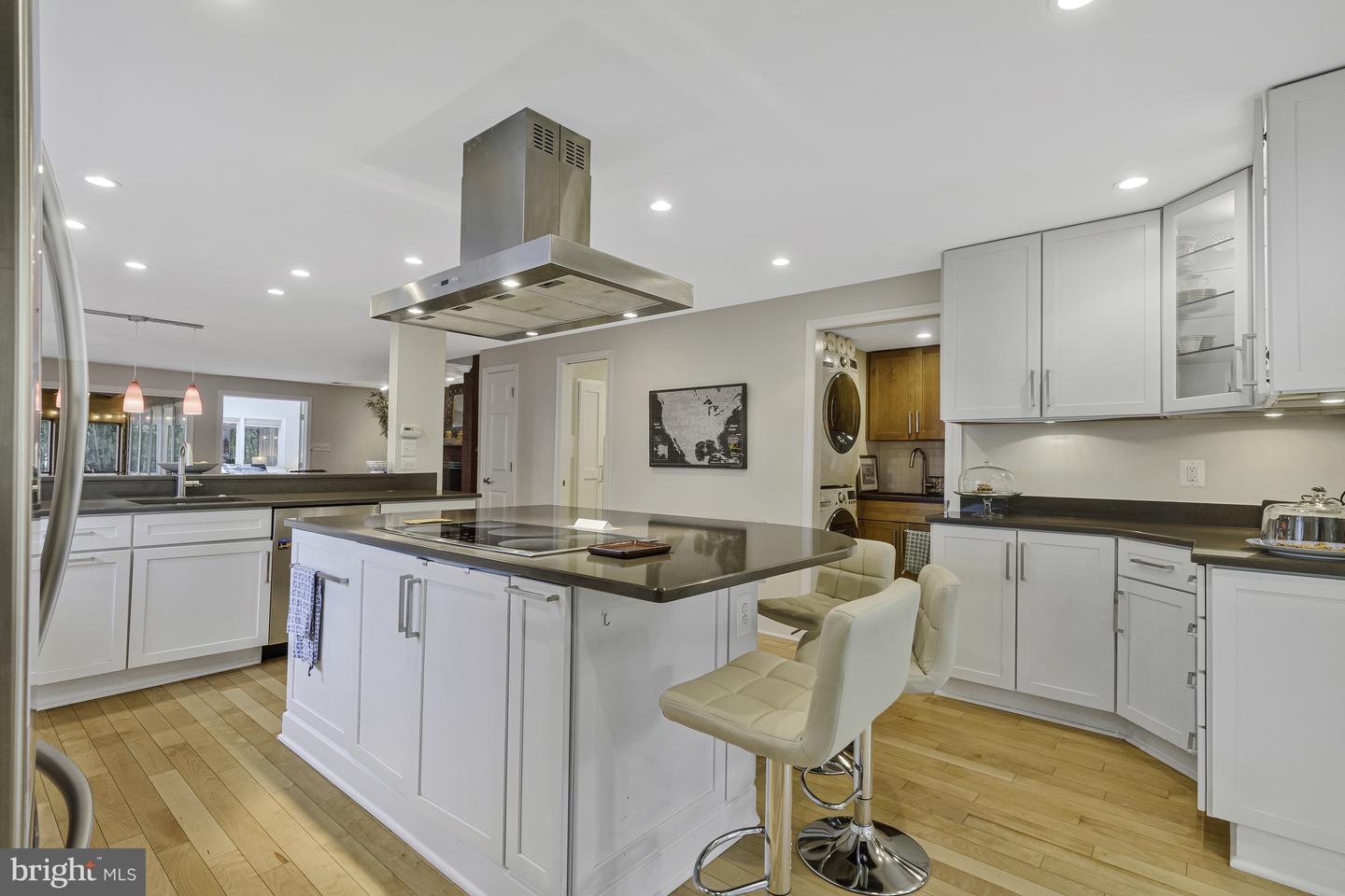 6253 N KENSINGTON ST, MCLEAN, Virginia 22101, 4 Bedrooms Bedrooms, ,4 BathroomsBathrooms,Residential,For sale,6253 N KENSINGTON ST,VAFX2242654 MLS # VAFX2242654