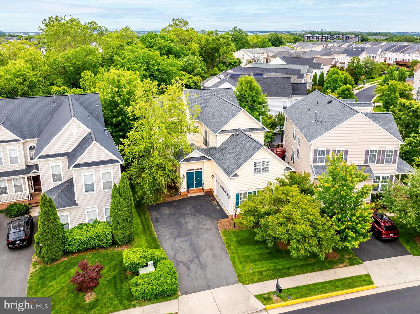 21934 WINDOVER DR, BROADLANDS, Virginia 20148, 4 Bedrooms Bedrooms, ,3 BathroomsBathrooms,Residential,For sale,21934 WINDOVER DR,VALO2097608 MLS # VALO2097608