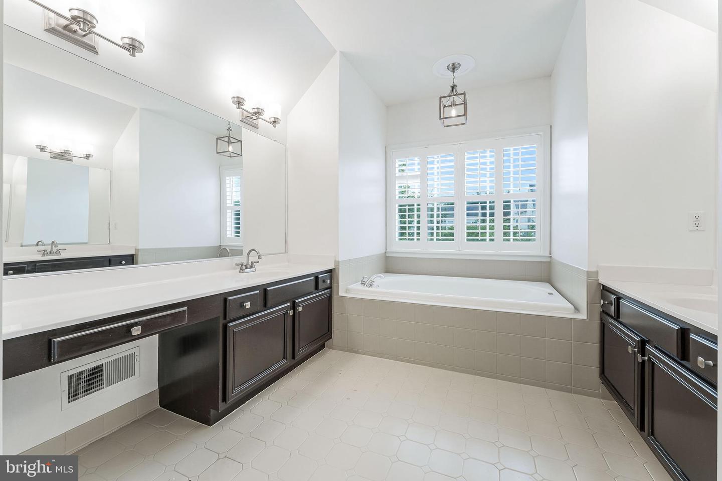 21934 WINDOVER DR, BROADLANDS, Virginia 20148, 4 Bedrooms Bedrooms, ,3 BathroomsBathrooms,Residential,For sale,21934 WINDOVER DR,VALO2097608 MLS # VALO2097608
