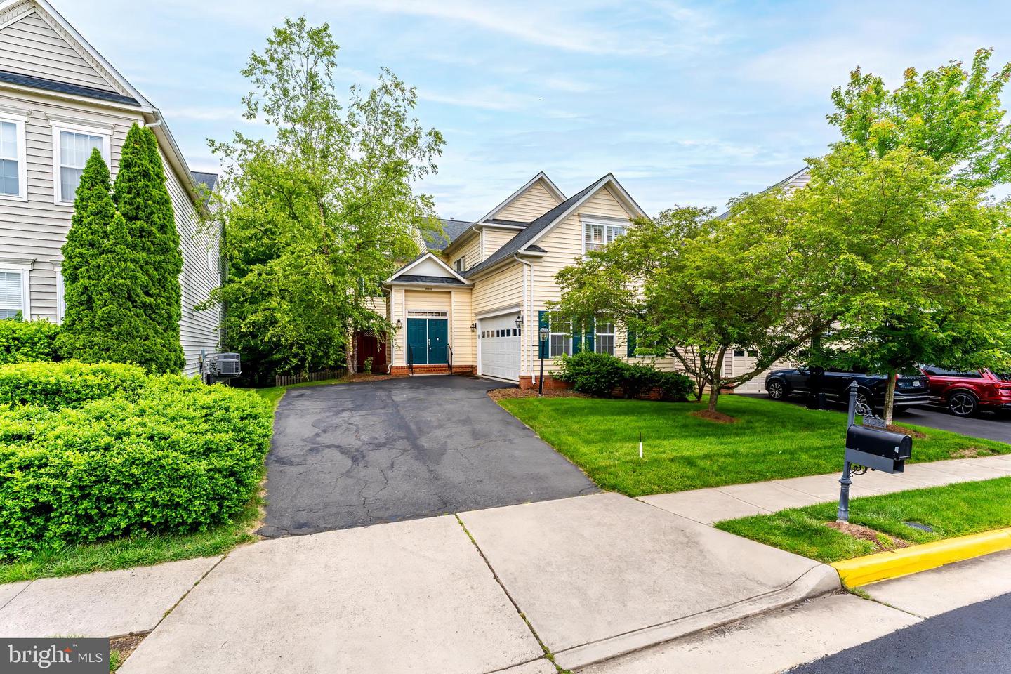 21934 WINDOVER DR, BROADLANDS, Virginia 20148, 4 Bedrooms Bedrooms, ,3 BathroomsBathrooms,Residential,For sale,21934 WINDOVER DR,VALO2097608 MLS # VALO2097608