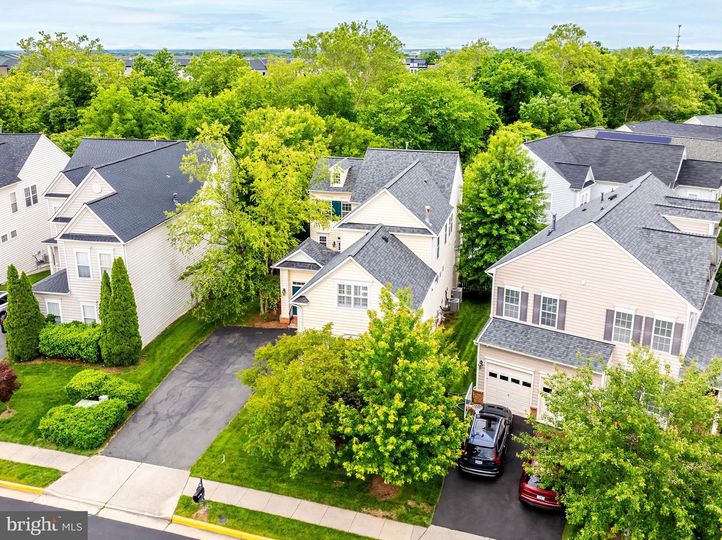 21934 WINDOVER DR, BROADLANDS, Virginia 20148, 4 Bedrooms Bedrooms, ,3 BathroomsBathrooms,Residential,For sale,21934 WINDOVER DR,VALO2097608 MLS # VALO2097608