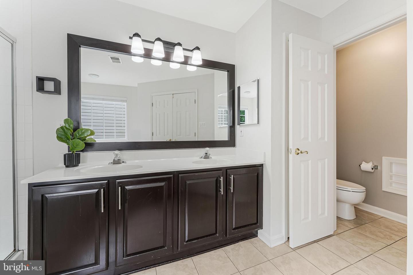 43103 FOREST EDGE SQ, BROADLANDS, Virginia 20148, 3 Bedrooms Bedrooms, ,2 BathroomsBathrooms,Residential,For sale,43103 FOREST EDGE SQ,VALO2097610 MLS # VALO2097610
