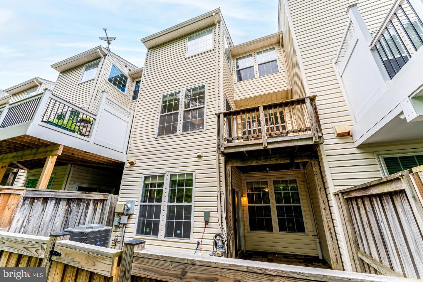 43103 FOREST EDGE SQ, BROADLANDS, Virginia 20148, 3 Bedrooms Bedrooms, ,2 BathroomsBathrooms,Residential,For sale,43103 FOREST EDGE SQ,VALO2097610 MLS # VALO2097610