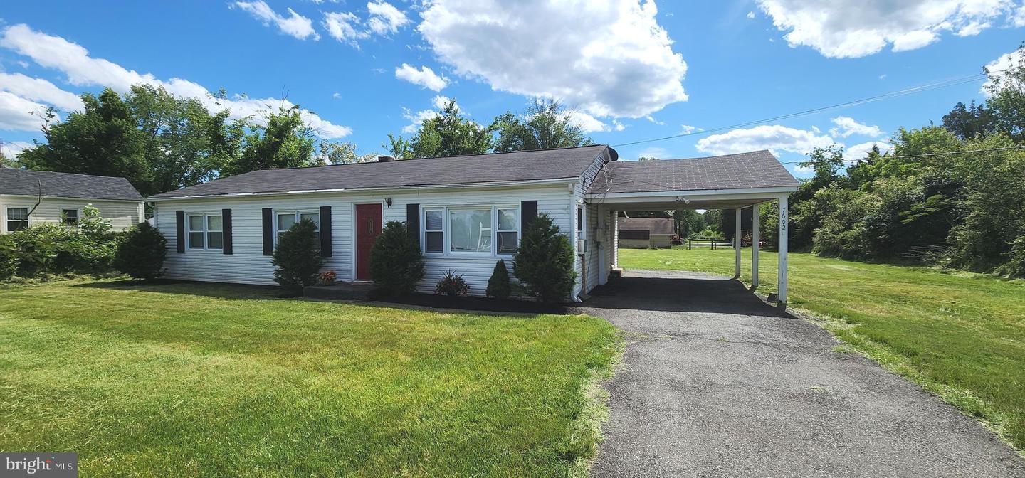 7602 OLD LINTON HALL RD, GAINESVILLE, Virginia 20155, 3 Bedrooms Bedrooms, ,1 BathroomBathrooms,Residential,For sale,7602 OLD LINTON HALL RD,VAPW2095586 MLS # VAPW2095586