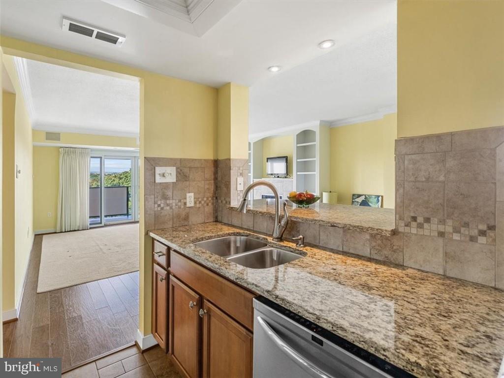 2956 HATHAWAY RD #1205, RICHMOND, Virginia 23225, 3 Bedrooms Bedrooms, ,2 BathroomsBathrooms,Residential,For sale,2956 HATHAWAY RD #1205,VARC2000688 MLS # VARC2000688