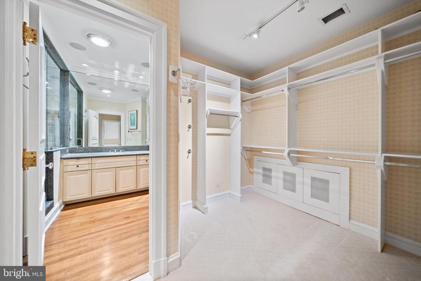 2700 CALVERT ST NW #812/818, WASHINGTON, District Of Columbia 20008, 3 Bedrooms Bedrooms, ,3 BathroomsBathrooms,Residential,For sale,2700 CALVERT ST NW #812/818,DCDC2203374 MLS # DCDC2203374