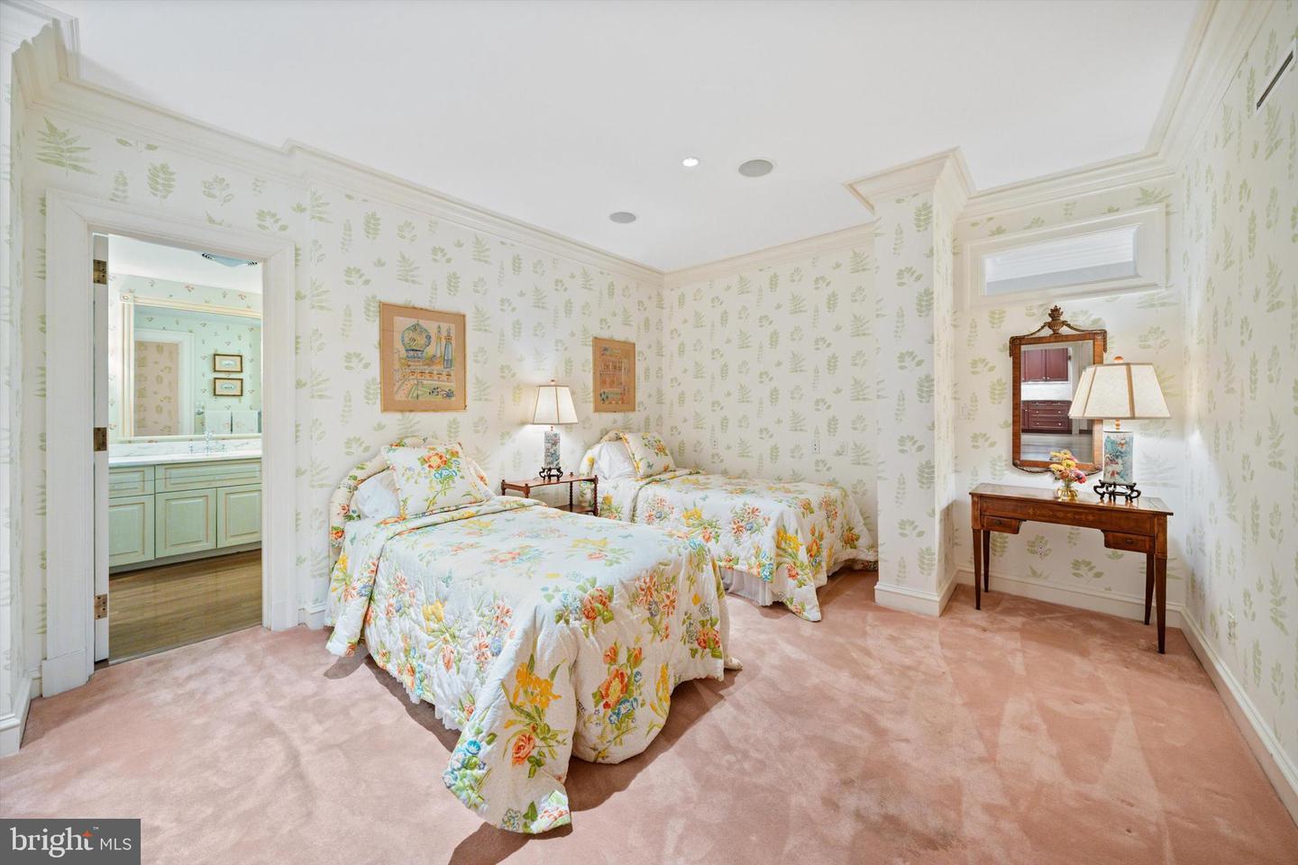 2700 CALVERT ST NW #812/818, WASHINGTON, District Of Columbia 20008, 3 Bedrooms Bedrooms, ,3 BathroomsBathrooms,Residential,For sale,2700 CALVERT ST NW #812/818,DCDC2203374 MLS # DCDC2203374