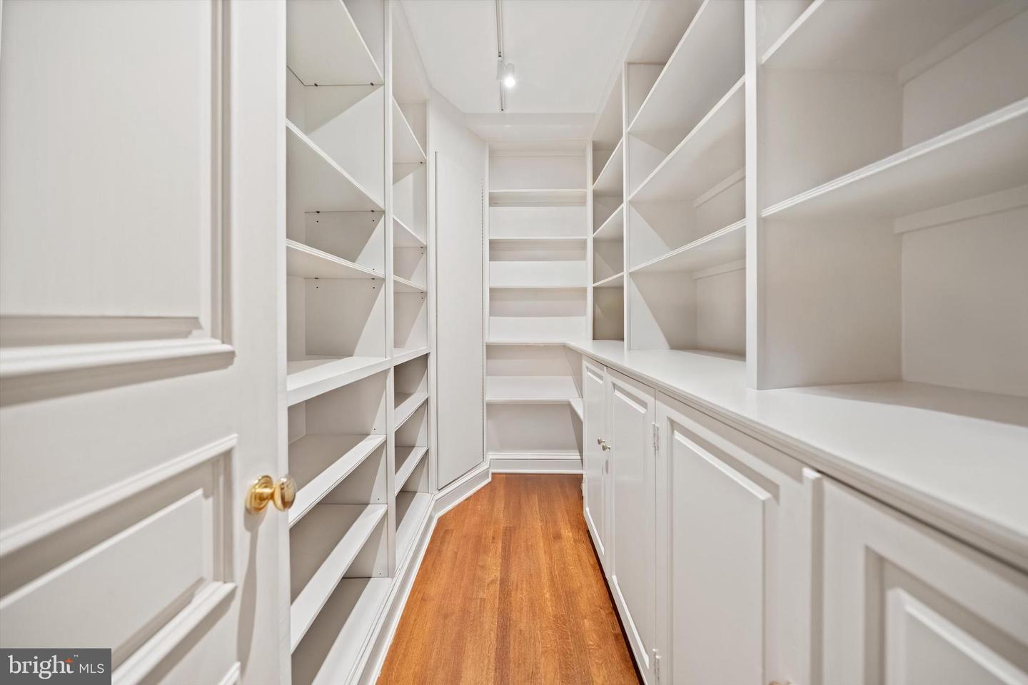 2700 CALVERT ST NW #812/818, WASHINGTON, District Of Columbia 20008, 3 Bedrooms Bedrooms, ,3 BathroomsBathrooms,Residential,For sale,2700 CALVERT ST NW #812/818,DCDC2203374 MLS # DCDC2203374