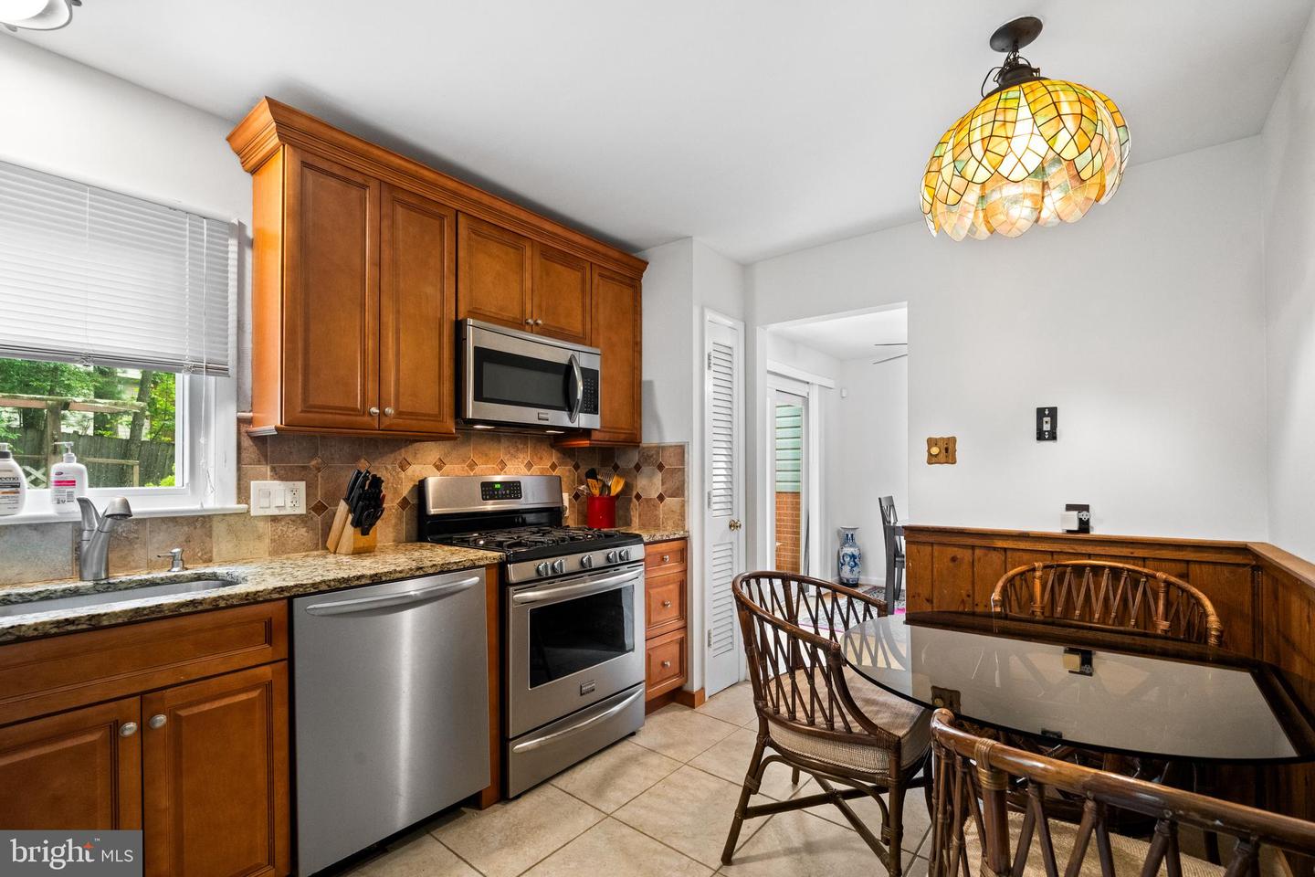 9211 CAPRICORN CT, BURKE, Virginia 22015, 5 Bedrooms Bedrooms, ,2 BathroomsBathrooms,Residential,For sale,9211 CAPRICORN CT,VAFX2245030 MLS # VAFX2245030