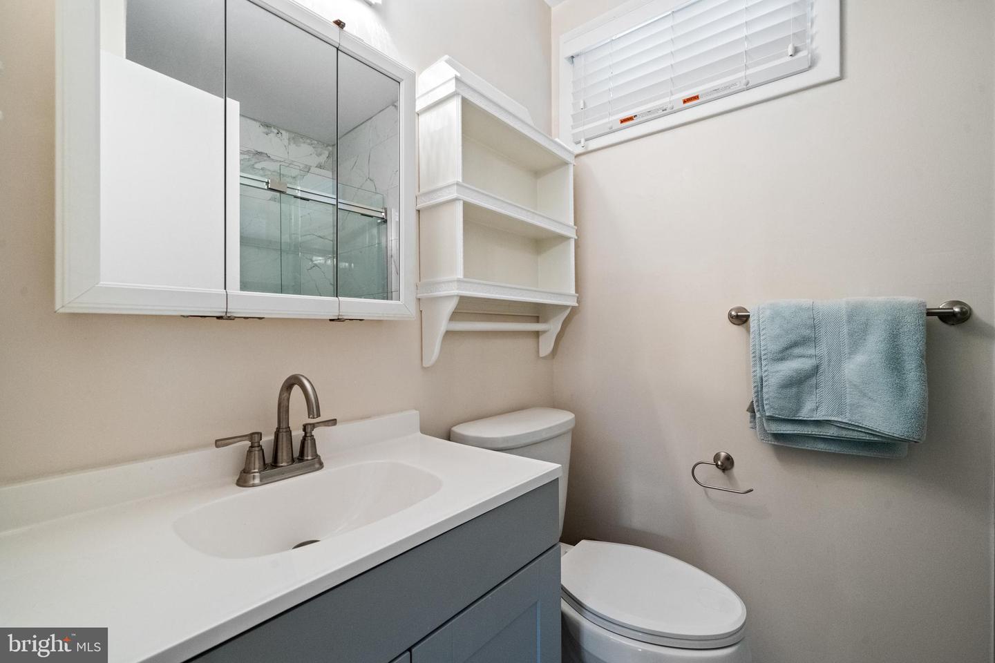 9211 CAPRICORN CT, BURKE, Virginia 22015, 5 Bedrooms Bedrooms, ,2 BathroomsBathrooms,Residential,For sale,9211 CAPRICORN CT,VAFX2245030 MLS # VAFX2245030