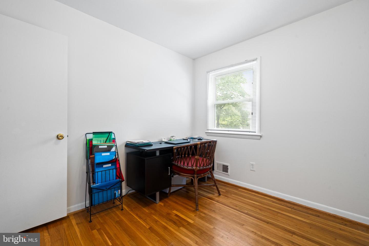 9211 CAPRICORN CT, BURKE, Virginia 22015, 5 Bedrooms Bedrooms, ,2 BathroomsBathrooms,Residential,For sale,9211 CAPRICORN CT,VAFX2245030 MLS # VAFX2245030