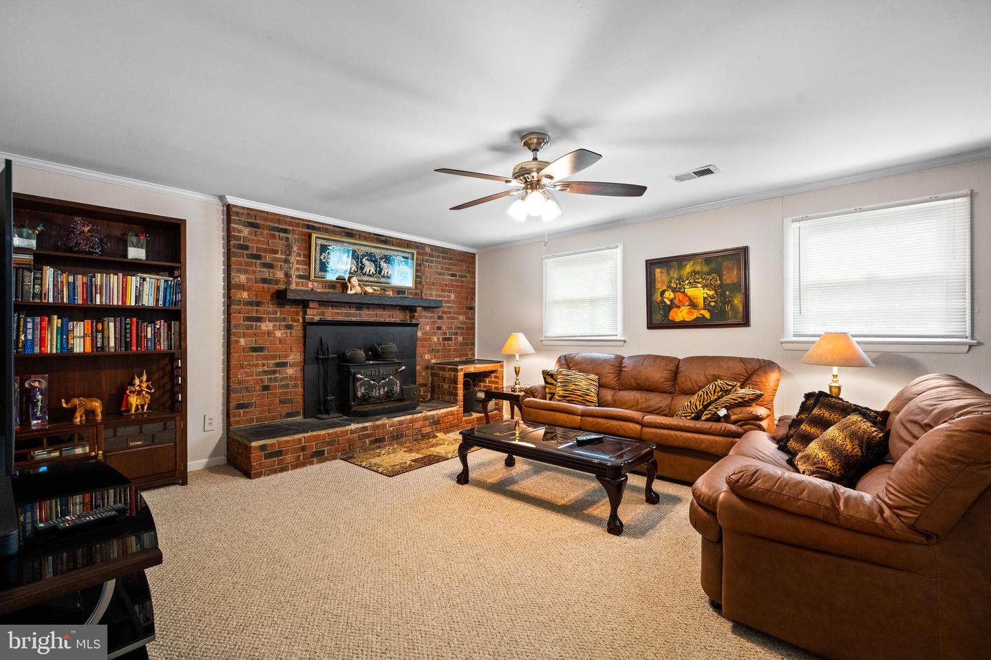 9211 CAPRICORN CT, BURKE, Virginia 22015, 5 Bedrooms Bedrooms, ,2 BathroomsBathrooms,Residential,For sale,9211 CAPRICORN CT,VAFX2245030 MLS # VAFX2245030