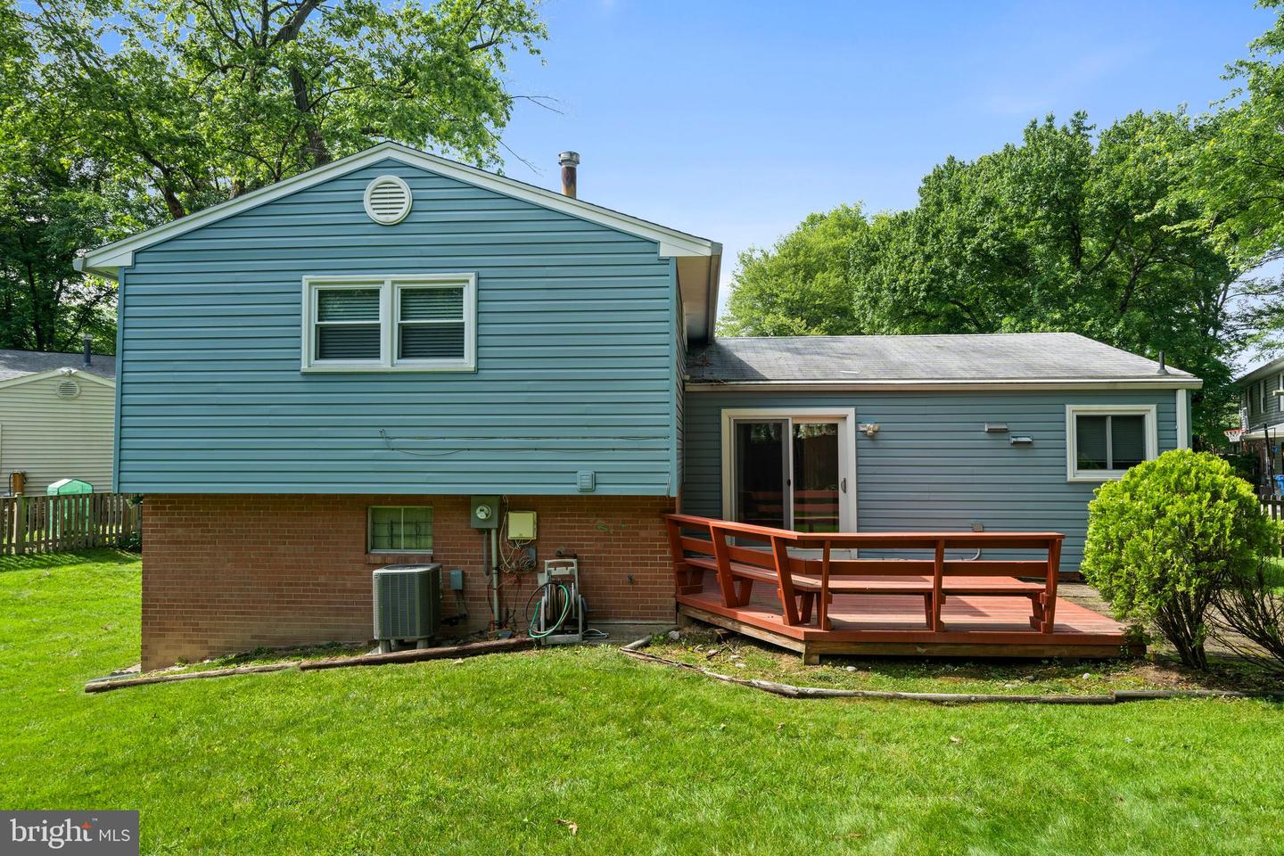 9211 CAPRICORN CT, BURKE, Virginia 22015, 5 Bedrooms Bedrooms, ,2 BathroomsBathrooms,Residential,For sale,9211 CAPRICORN CT,VAFX2245030 MLS # VAFX2245030