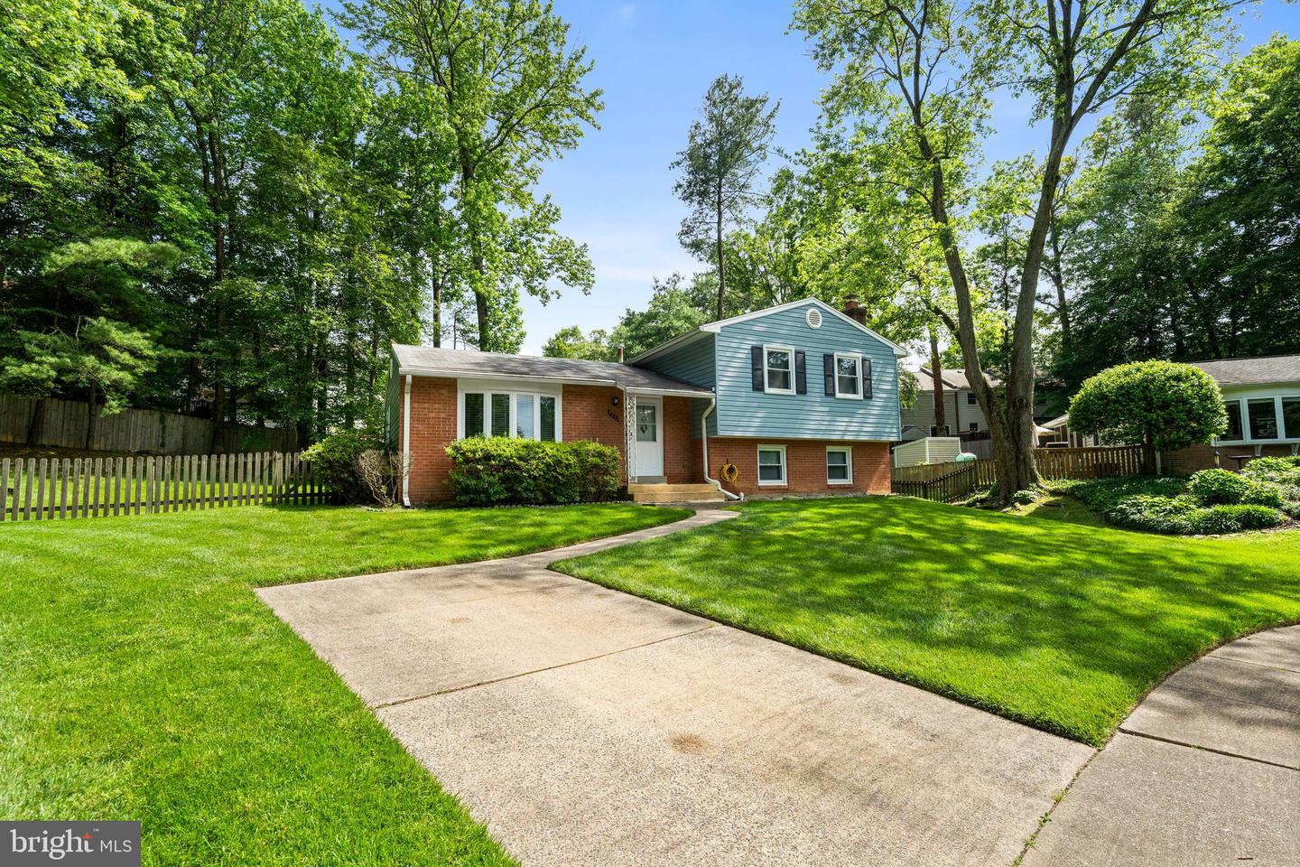 9211 CAPRICORN CT, BURKE, Virginia 22015, 5 Bedrooms Bedrooms, ,2 BathroomsBathrooms,Residential,For sale,9211 CAPRICORN CT,VAFX2245030 MLS # VAFX2245030