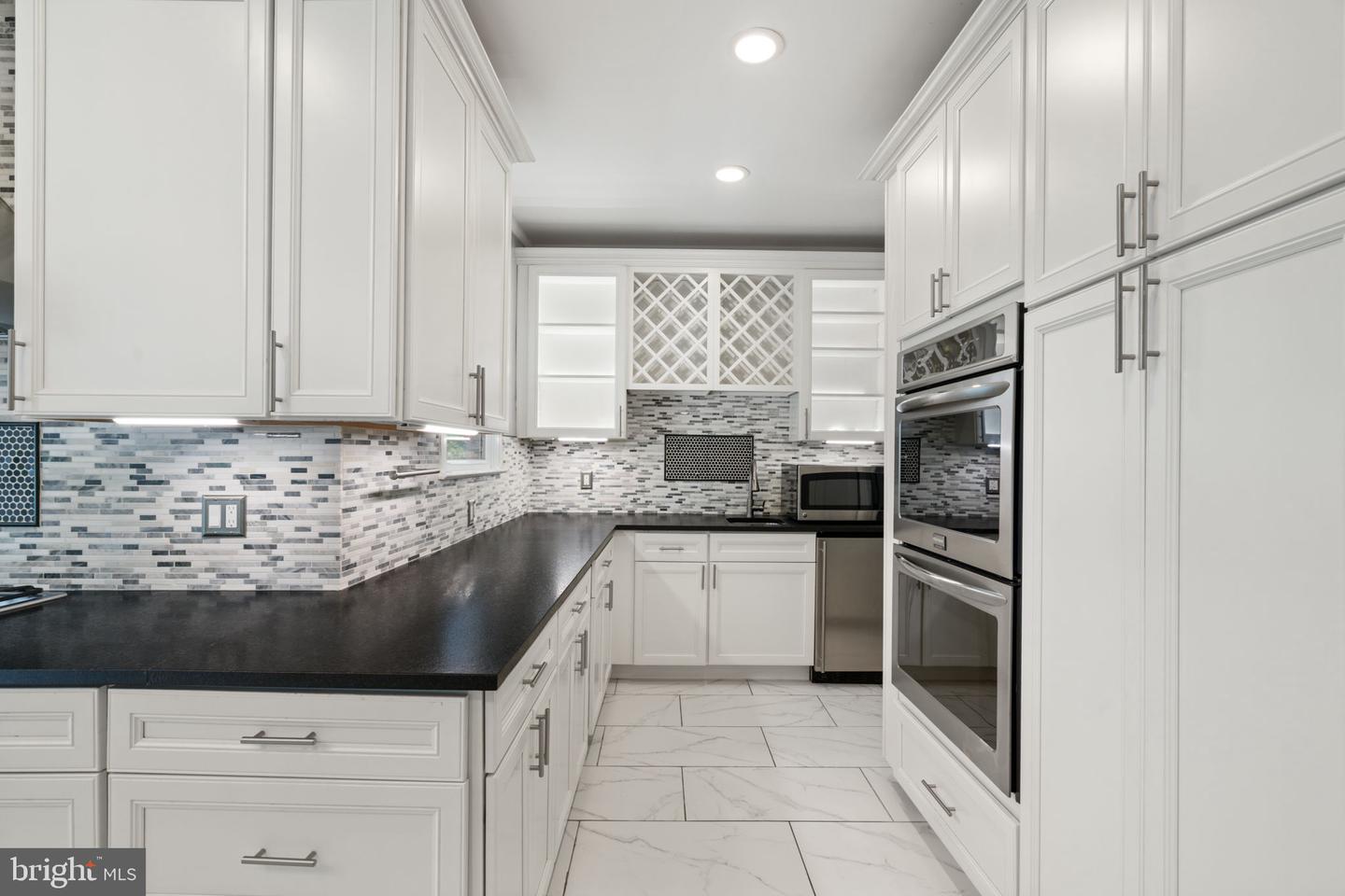 1514 NIGHT SHADE CT, VIENNA, Virginia 22182, 5 Bedrooms Bedrooms, ,4 BathroomsBathrooms,Residential,For sale,1514 NIGHT SHADE CT,VAFX2245038 MLS # VAFX2245038