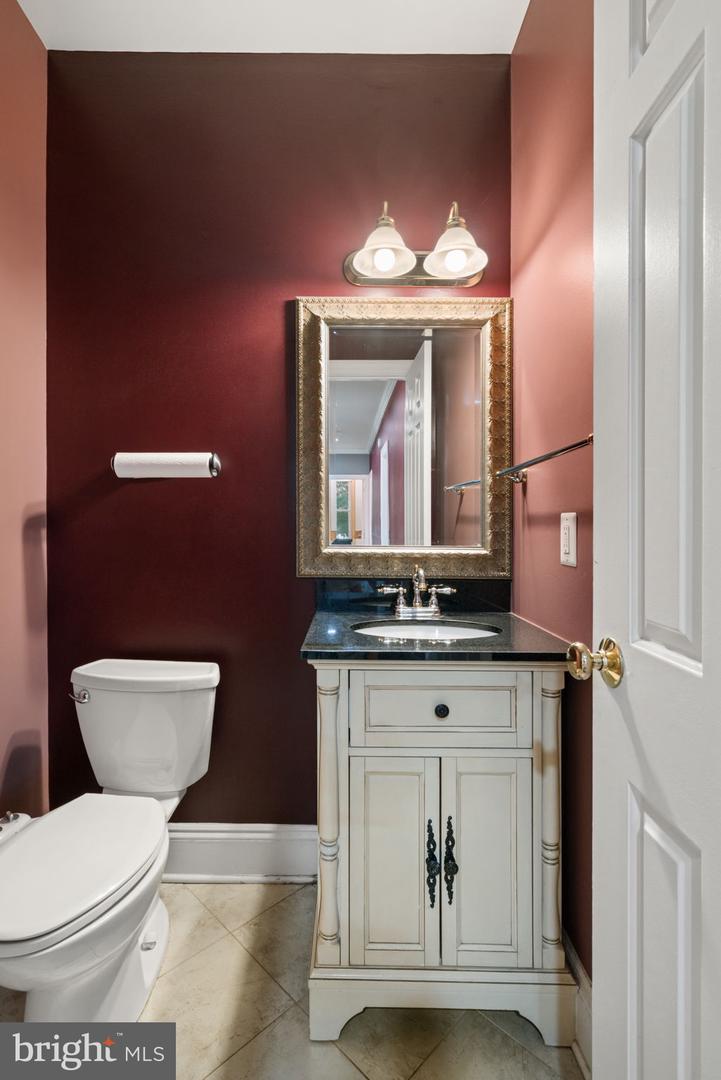 1514 NIGHT SHADE CT, VIENNA, Virginia 22182, 5 Bedrooms Bedrooms, ,4 BathroomsBathrooms,Residential,For sale,1514 NIGHT SHADE CT,VAFX2245038 MLS # VAFX2245038