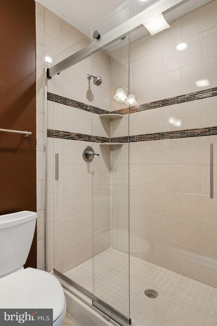 1514 NIGHT SHADE CT, VIENNA, Virginia 22182, 5 Bedrooms Bedrooms, ,4 BathroomsBathrooms,Residential,For sale,1514 NIGHT SHADE CT,VAFX2245038 MLS # VAFX2245038
