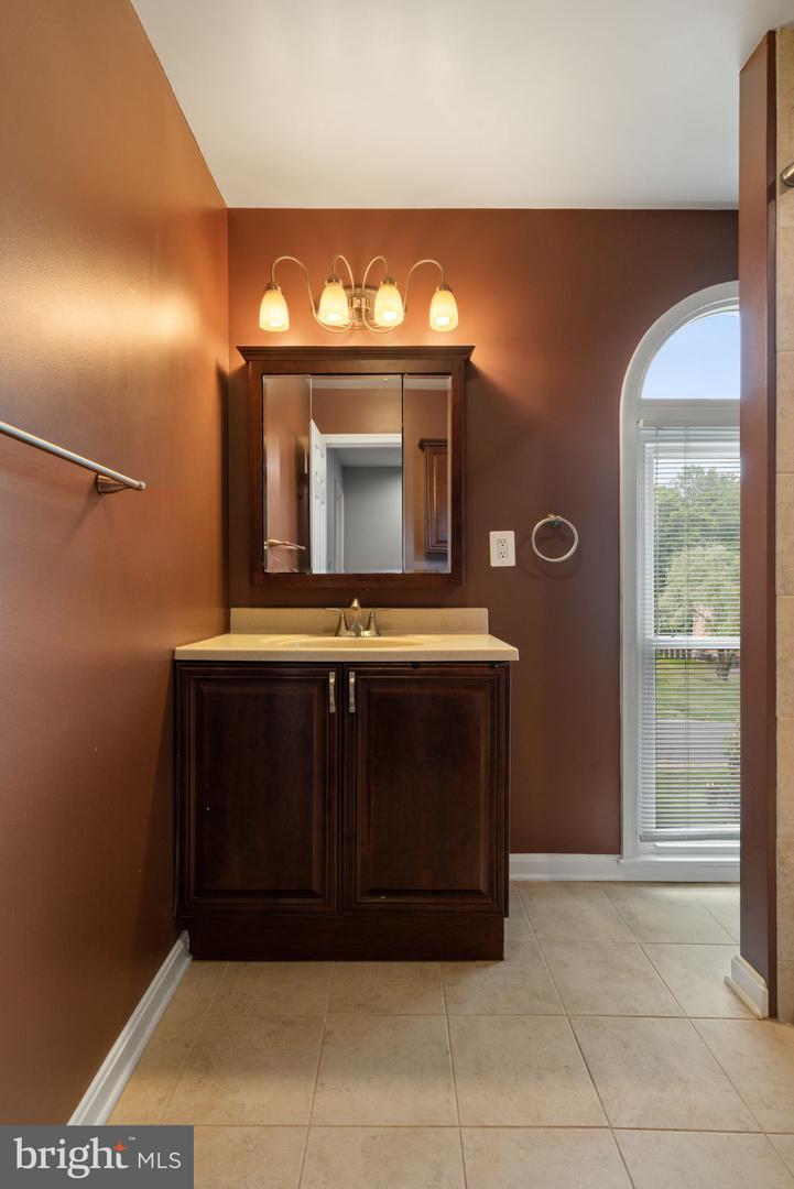 1514 NIGHT SHADE CT, VIENNA, Virginia 22182, 5 Bedrooms Bedrooms, ,4 BathroomsBathrooms,Residential,For sale,1514 NIGHT SHADE CT,VAFX2245038 MLS # VAFX2245038