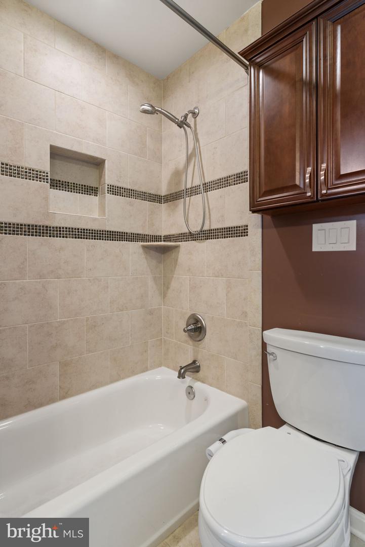 1514 NIGHT SHADE CT, VIENNA, Virginia 22182, 5 Bedrooms Bedrooms, ,4 BathroomsBathrooms,Residential,For sale,1514 NIGHT SHADE CT,VAFX2245038 MLS # VAFX2245038