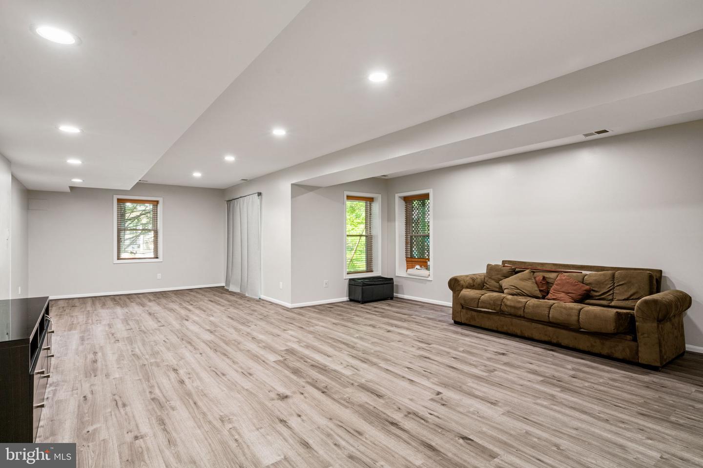 1514 NIGHT SHADE CT, VIENNA, Virginia 22182, 5 Bedrooms Bedrooms, ,4 BathroomsBathrooms,Residential,For sale,1514 NIGHT SHADE CT,VAFX2245038 MLS # VAFX2245038