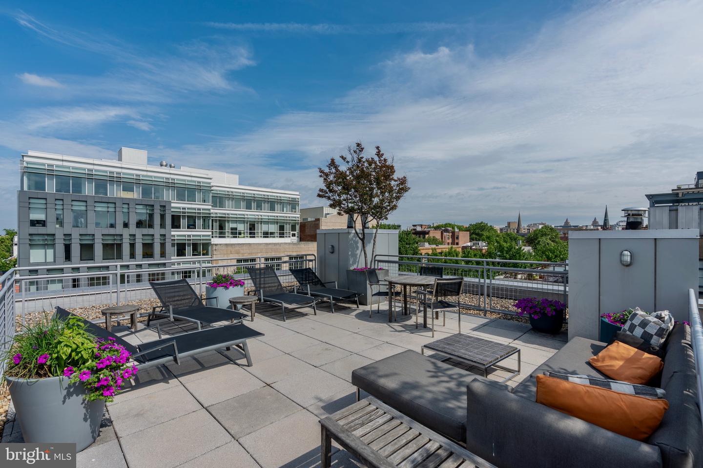1401 CHURCH ST NW #412, WASHINGTON, District Of Columbia 20005, 1 Bedroom Bedrooms, ,1 BathroomBathrooms,Residential,For sale,1401 CHURCH ST NW #412,DCDC2203840 MLS # DCDC2203840