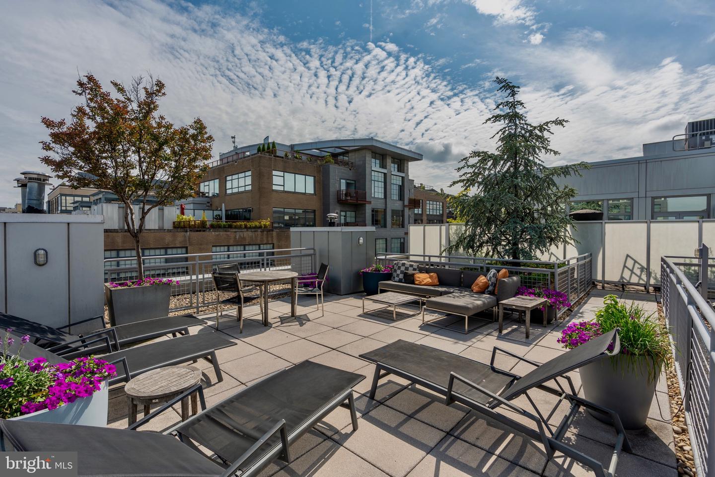1401 CHURCH ST NW #412, WASHINGTON, District Of Columbia 20005, 1 Bedroom Bedrooms, ,1 BathroomBathrooms,Residential,For sale,1401 CHURCH ST NW #412,DCDC2203840 MLS # DCDC2203840