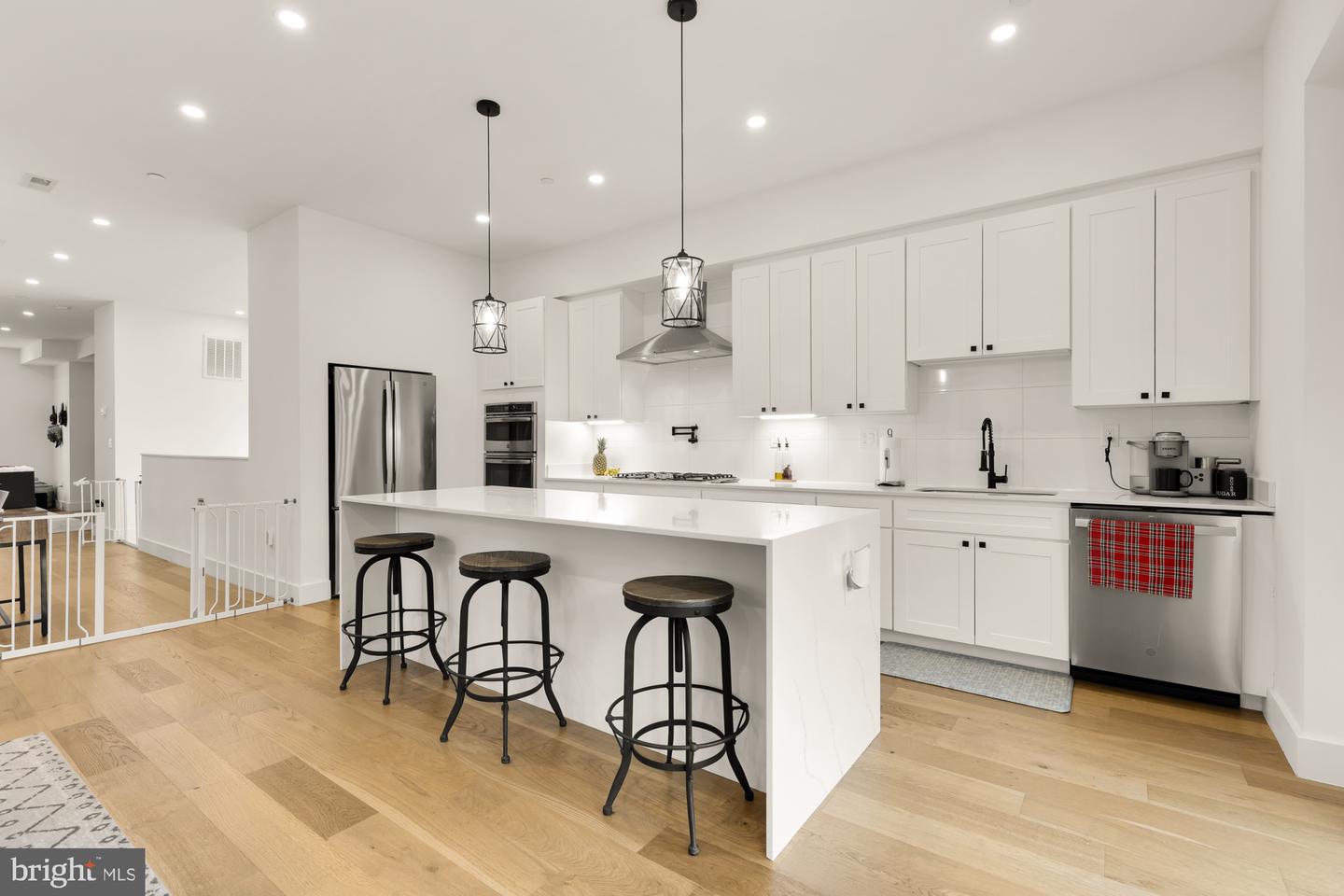 5401 8TH ST NW #B, WASHINGTON, District Of Columbia 20011, 3 Bedrooms Bedrooms, ,2 BathroomsBathrooms,Residential,For sale,5401 8TH ST NW #B,DCDC2203906 MLS # DCDC2203906