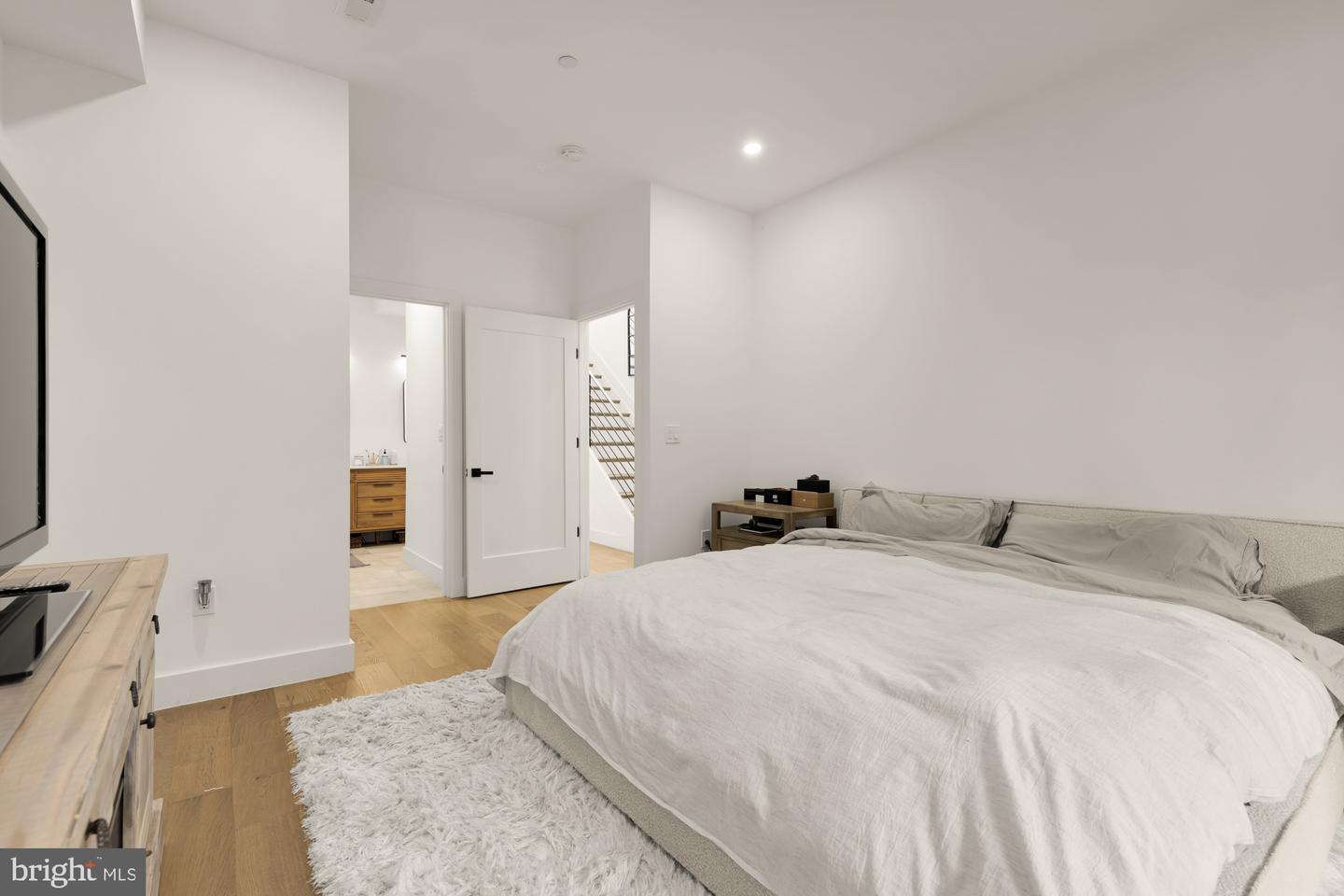 5401 8TH ST NW #B, WASHINGTON, District Of Columbia 20011, 3 Bedrooms Bedrooms, ,2 BathroomsBathrooms,Residential,For sale,5401 8TH ST NW #B,DCDC2203906 MLS # DCDC2203906