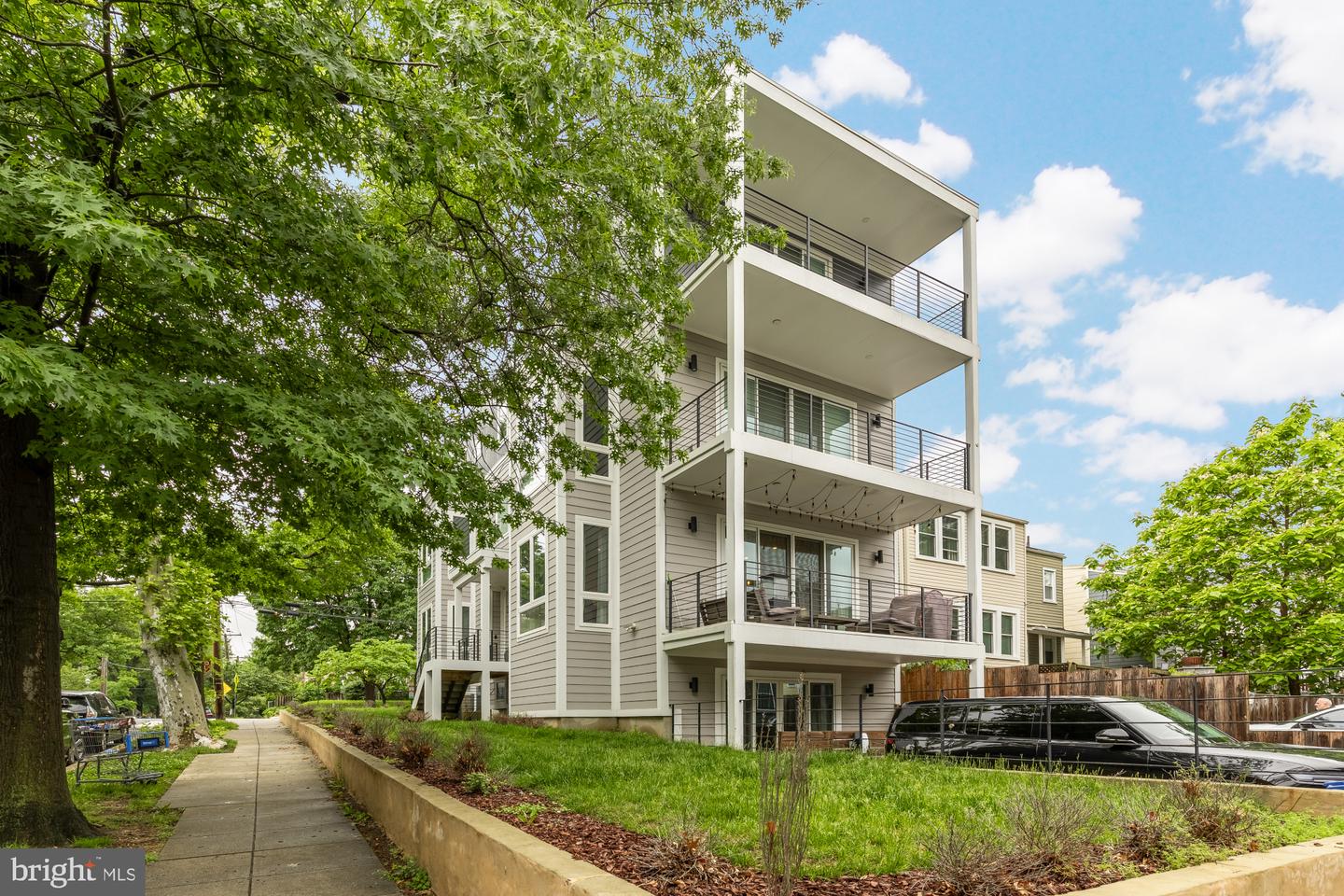 5401 8TH ST NW #B, WASHINGTON, District Of Columbia 20011, 3 Bedrooms Bedrooms, ,2 BathroomsBathrooms,Residential,For sale,5401 8TH ST NW #B,DCDC2203906 MLS # DCDC2203906